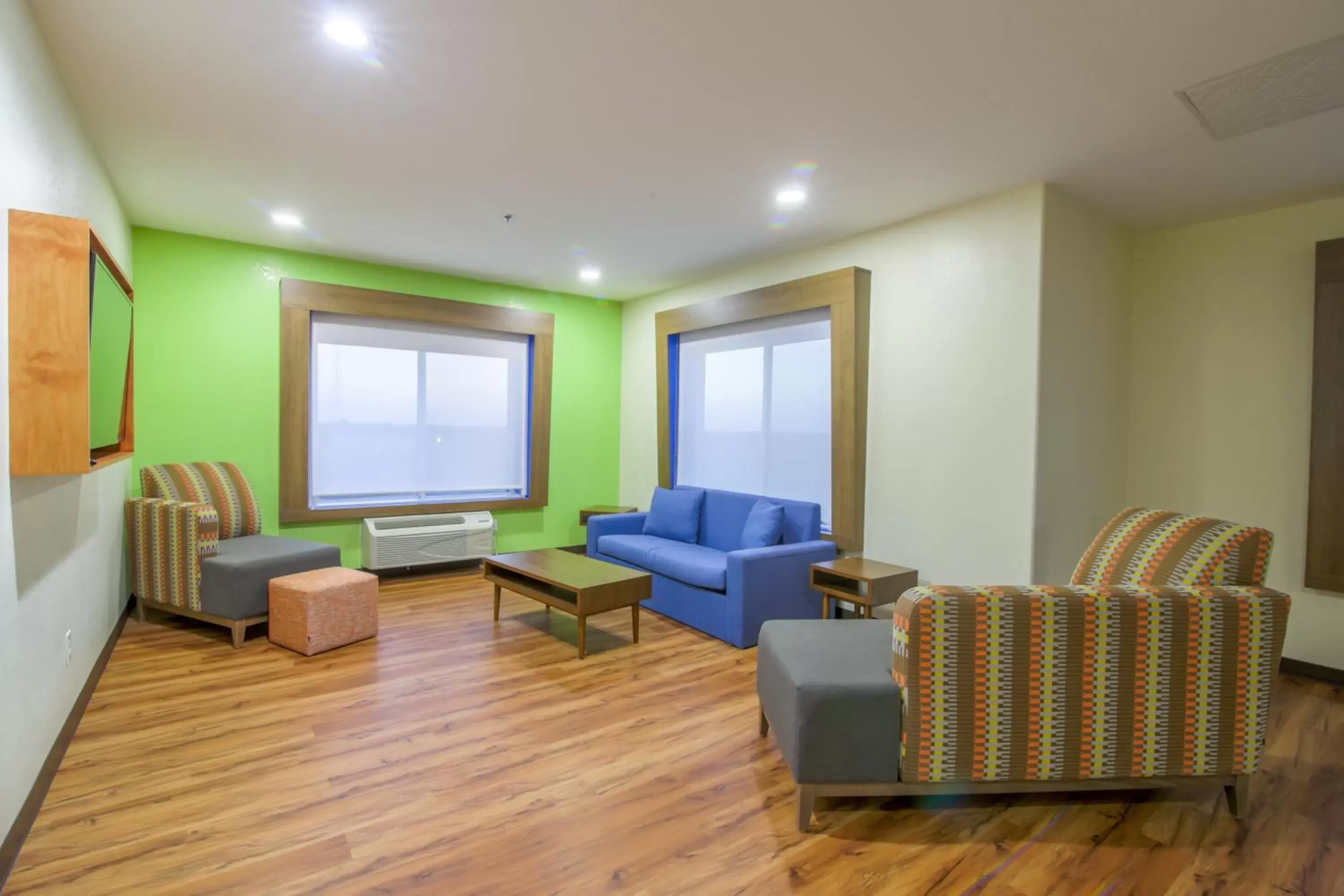 Presidential Suite in Holiday Inn Express & Suites Raymondville, an IHG Hotel Presidential Suite in Holiday Inn Express & Suites Raymondville, an IHG Hotel