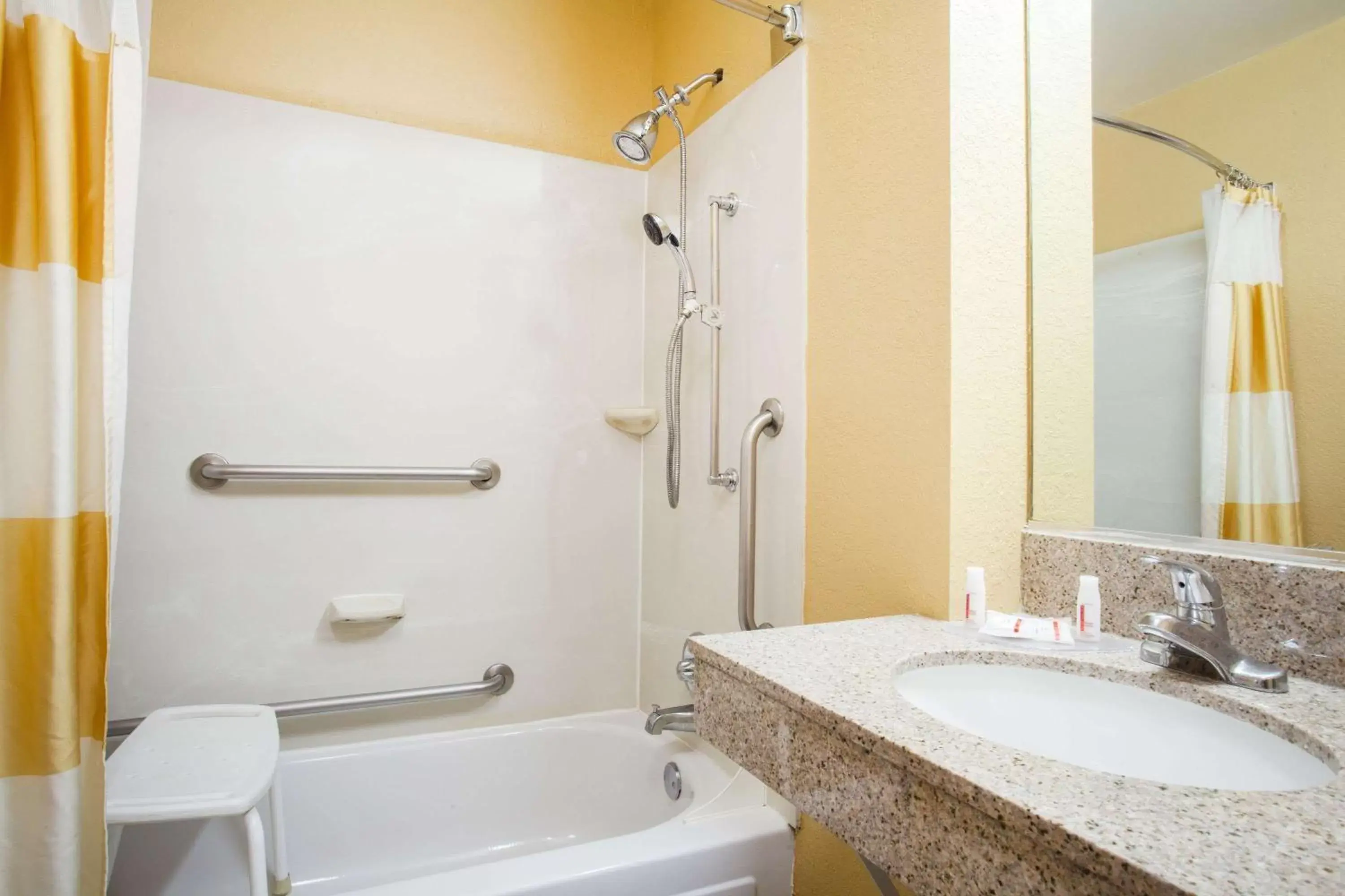 Baymont by Wyndham Madison Heights Detroit Area Baymont by Wyndham Madison Heights Detroit Area