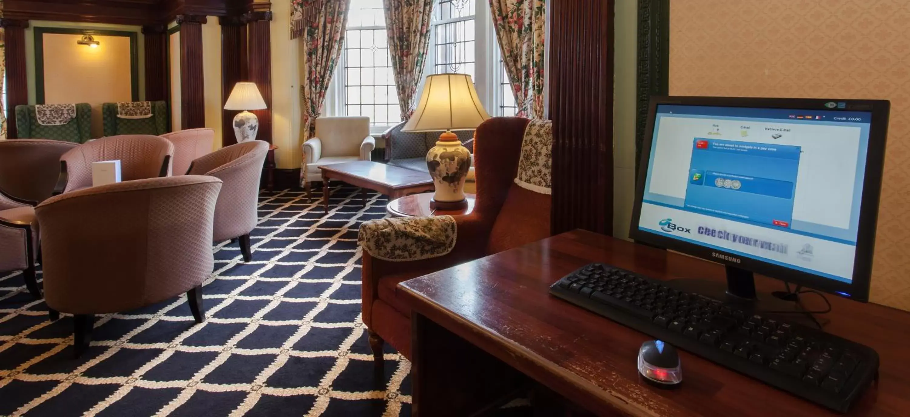 Lobby or reception, TV/Entertainment Center in Prince Of Wales Hotel