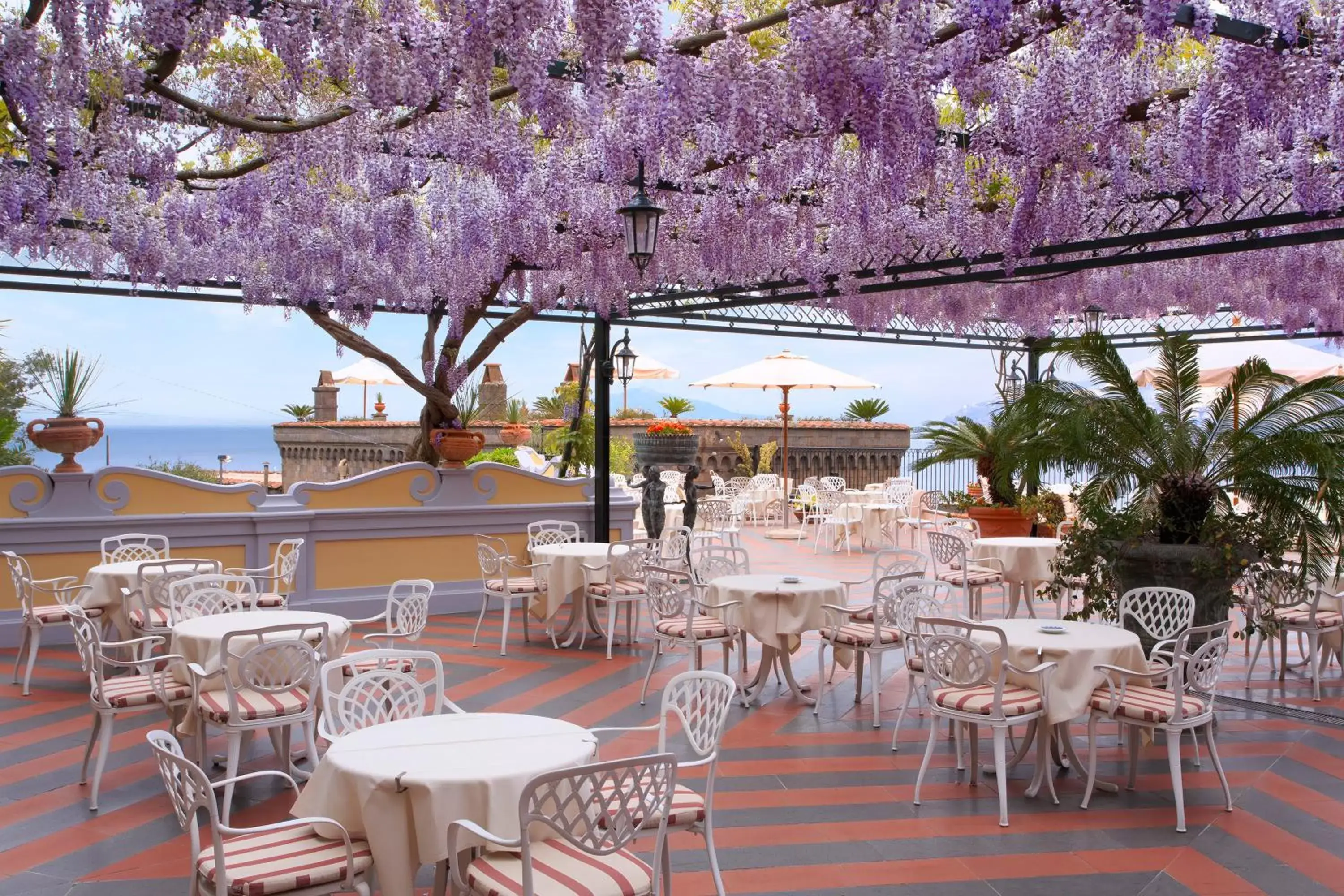 Balcony/Terrace, Restaurant/Places to Eat in Grand Hotel Capodimonte