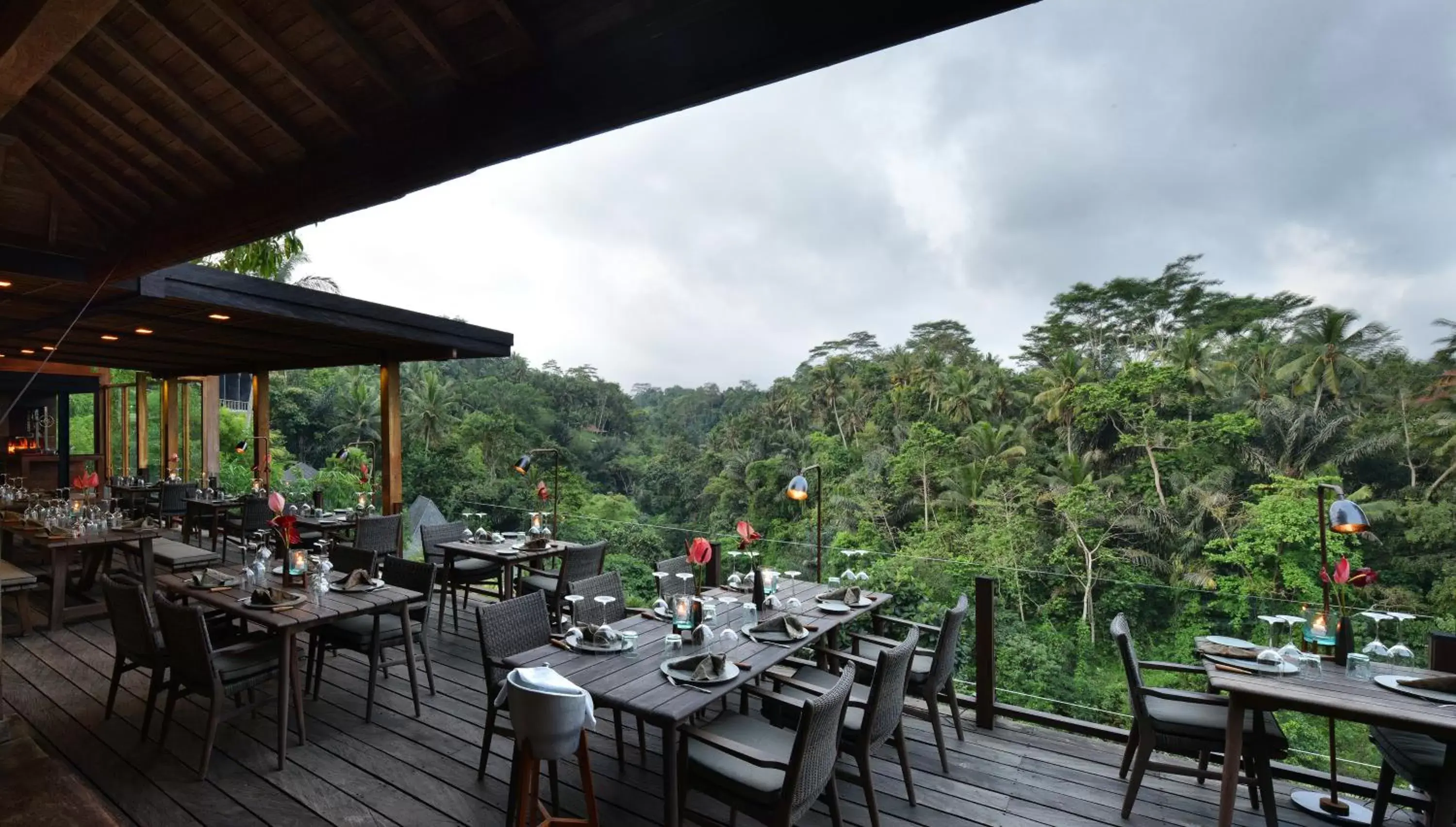 Restaurant/places to eat in Chapung Sebali Resort Restaurant/places to eat in Chapung Sebali Resort