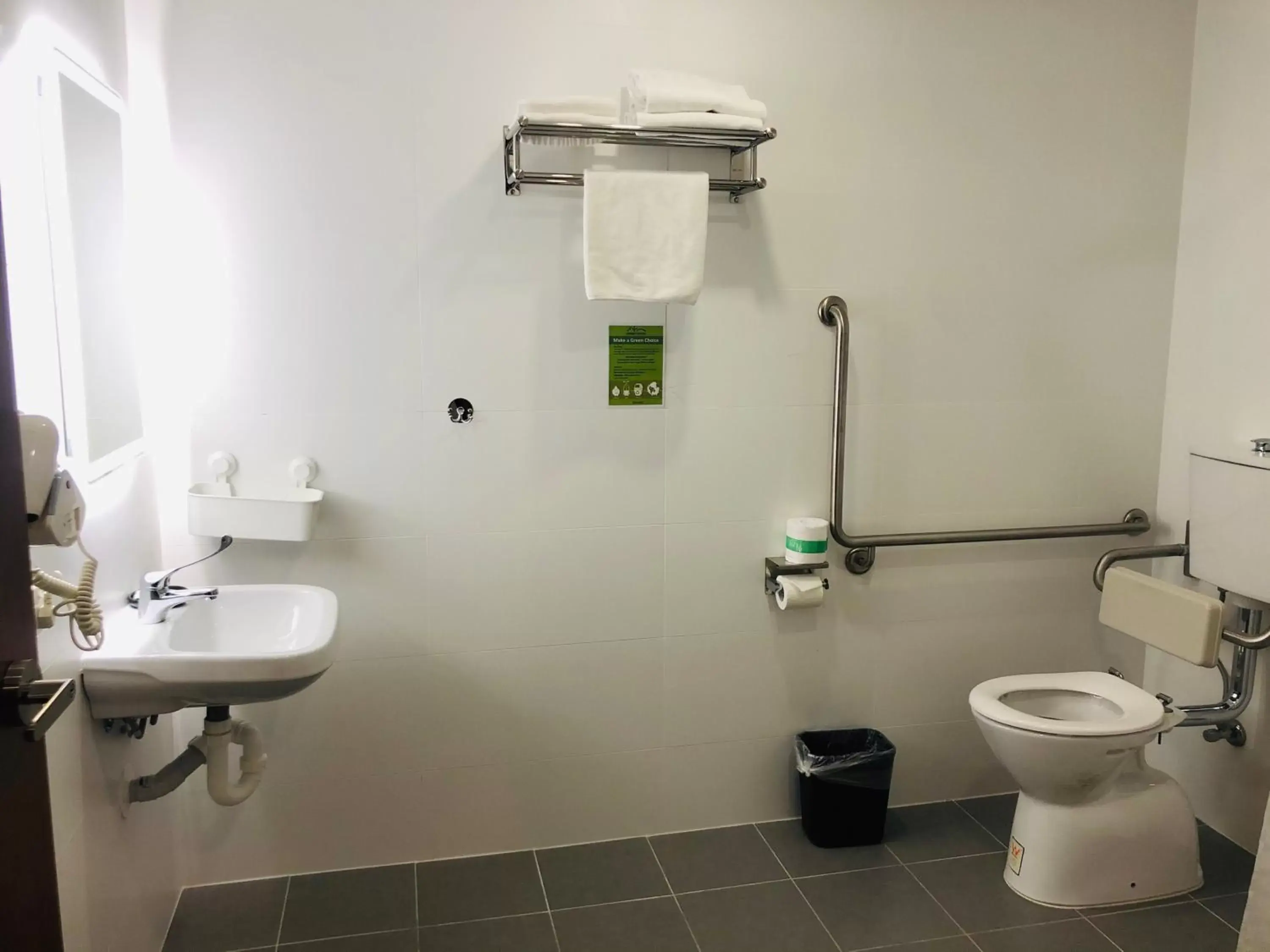 Toilet, Bathroom in YEHS Hotel Sydney QVB