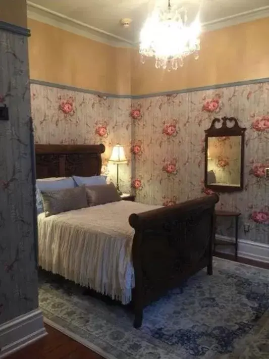 Bed in Susquehanna Manor Inn