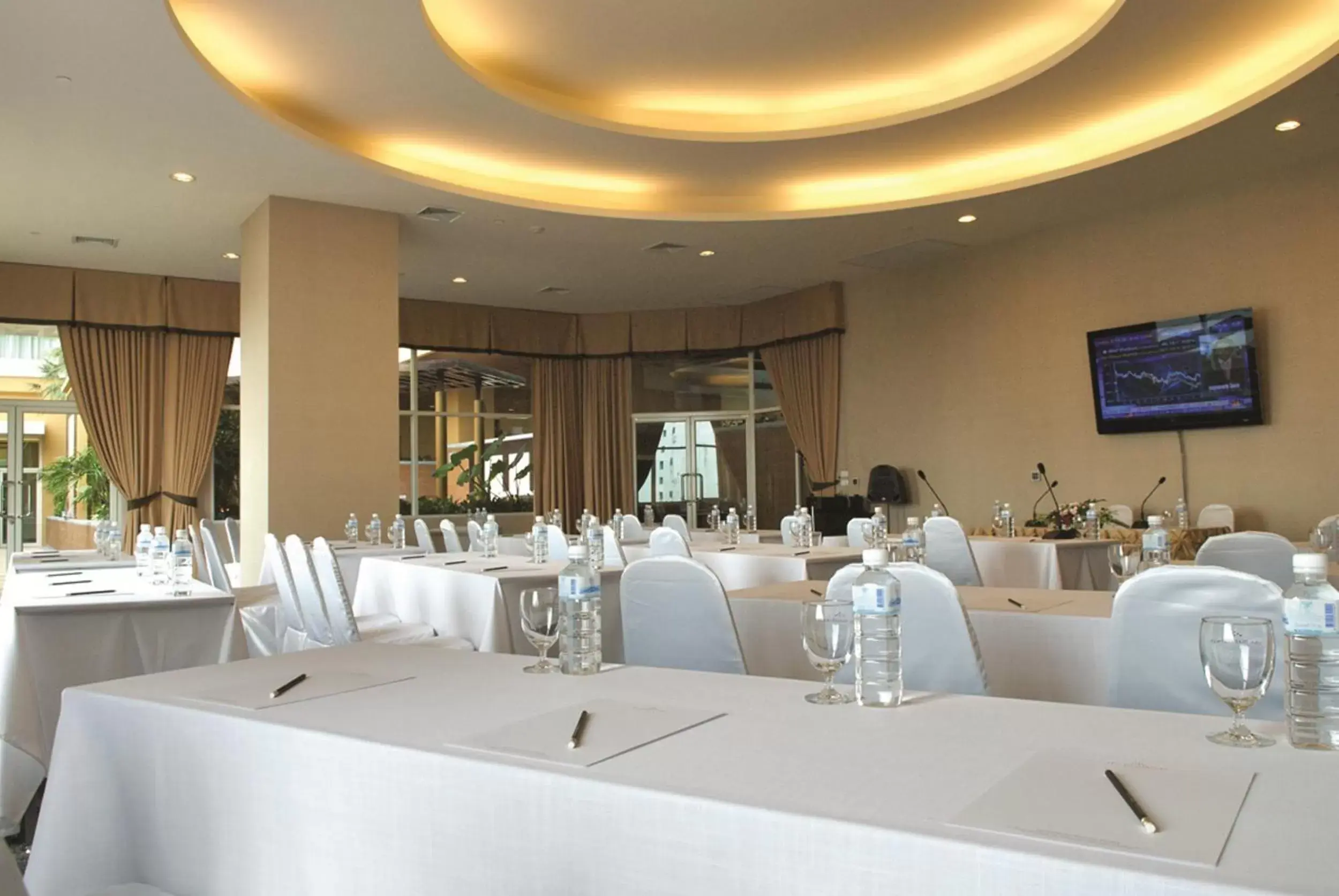 Meeting/conference room, Restaurant/Places to Eat in The Narathiwas Hotel & Residence Sathorn Bangkok