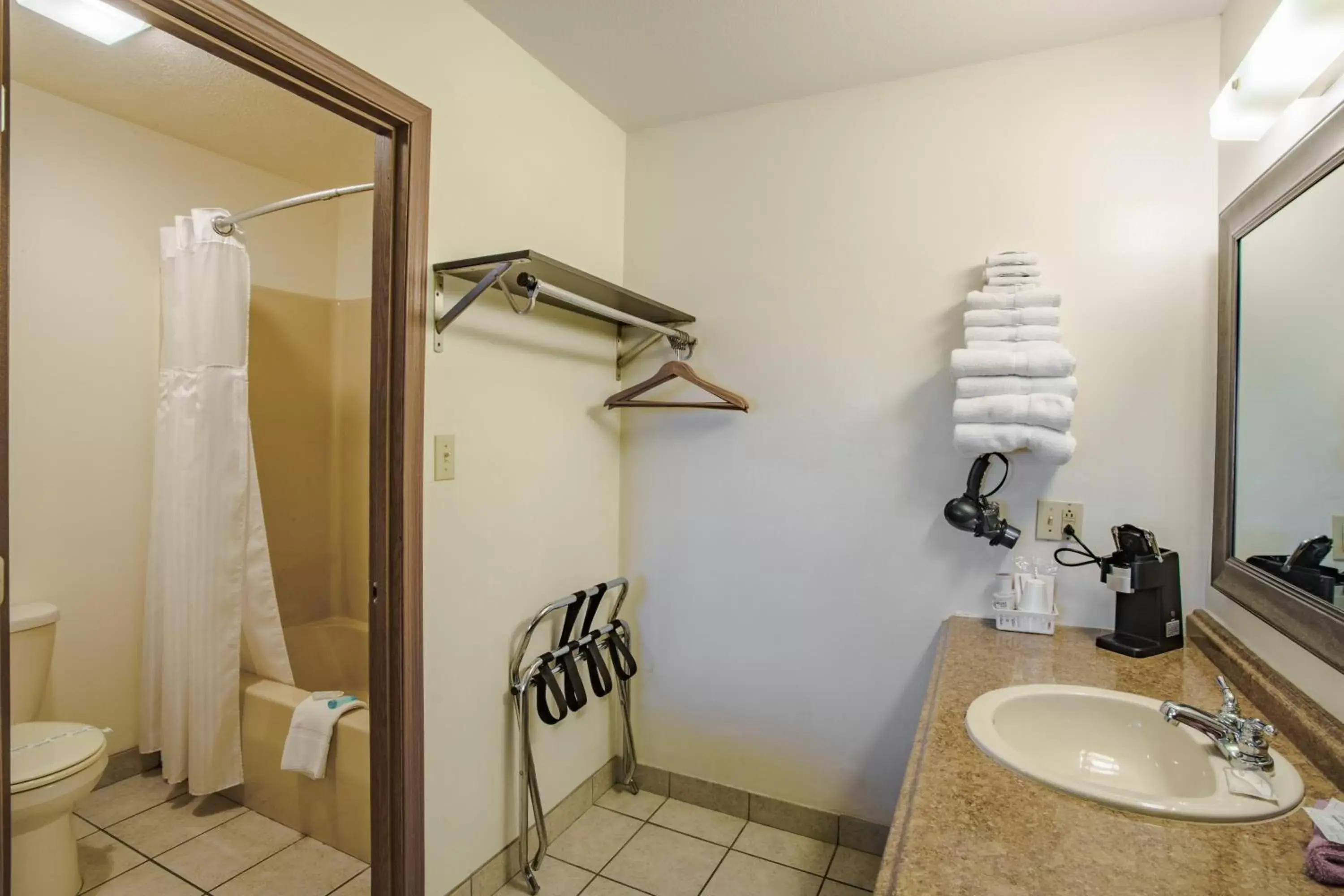Shower, Bathroom in Shady Acre Inn and Suites