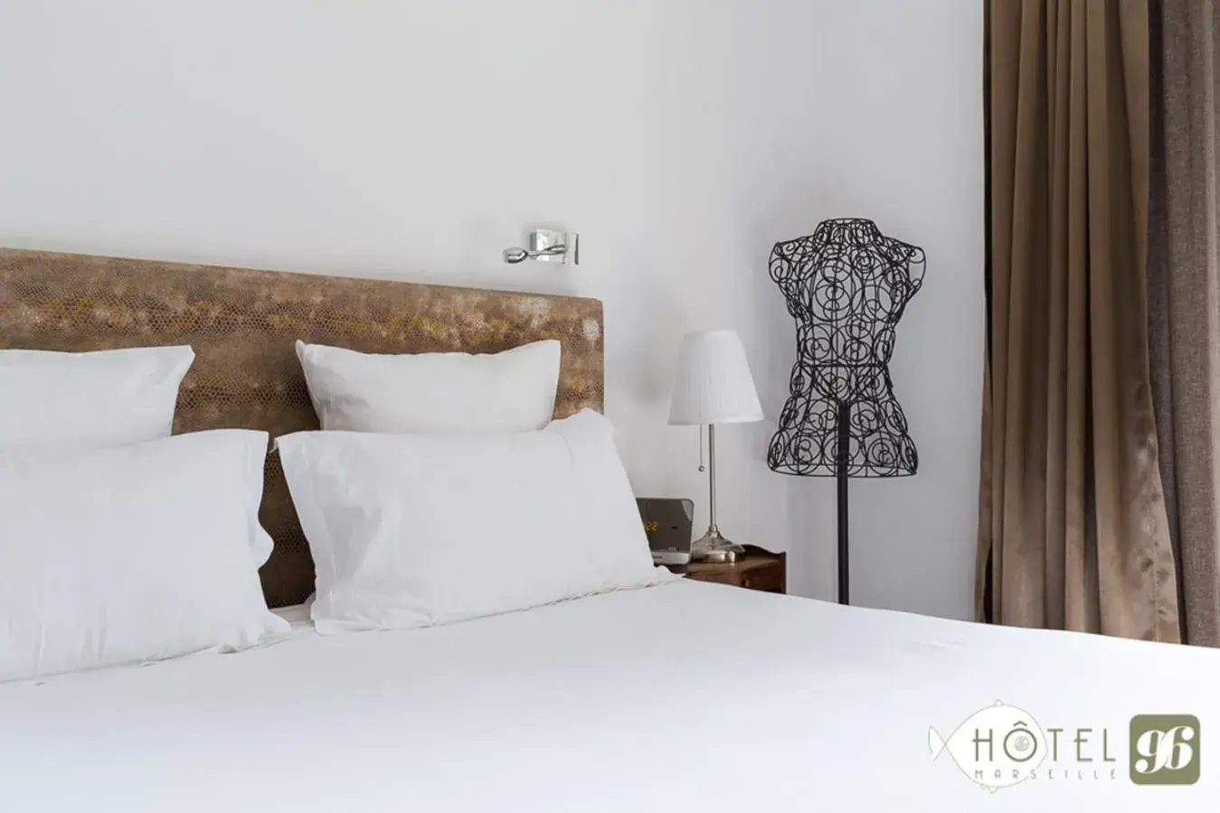 Bed in Hôtel 96