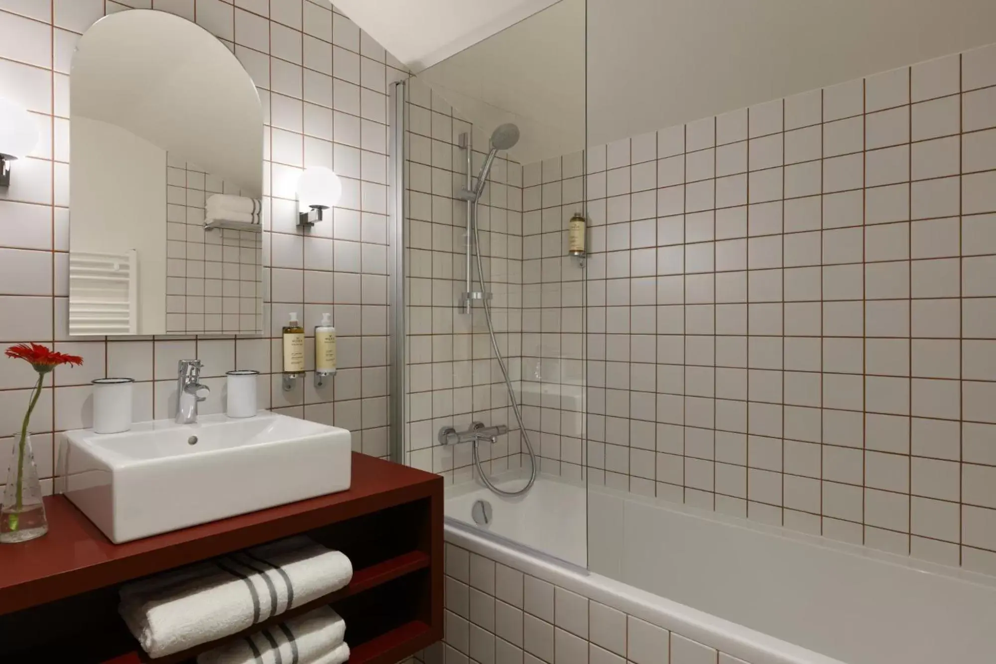 Bath, Bathroom in Appart'hôtel Bellamy Chamonix