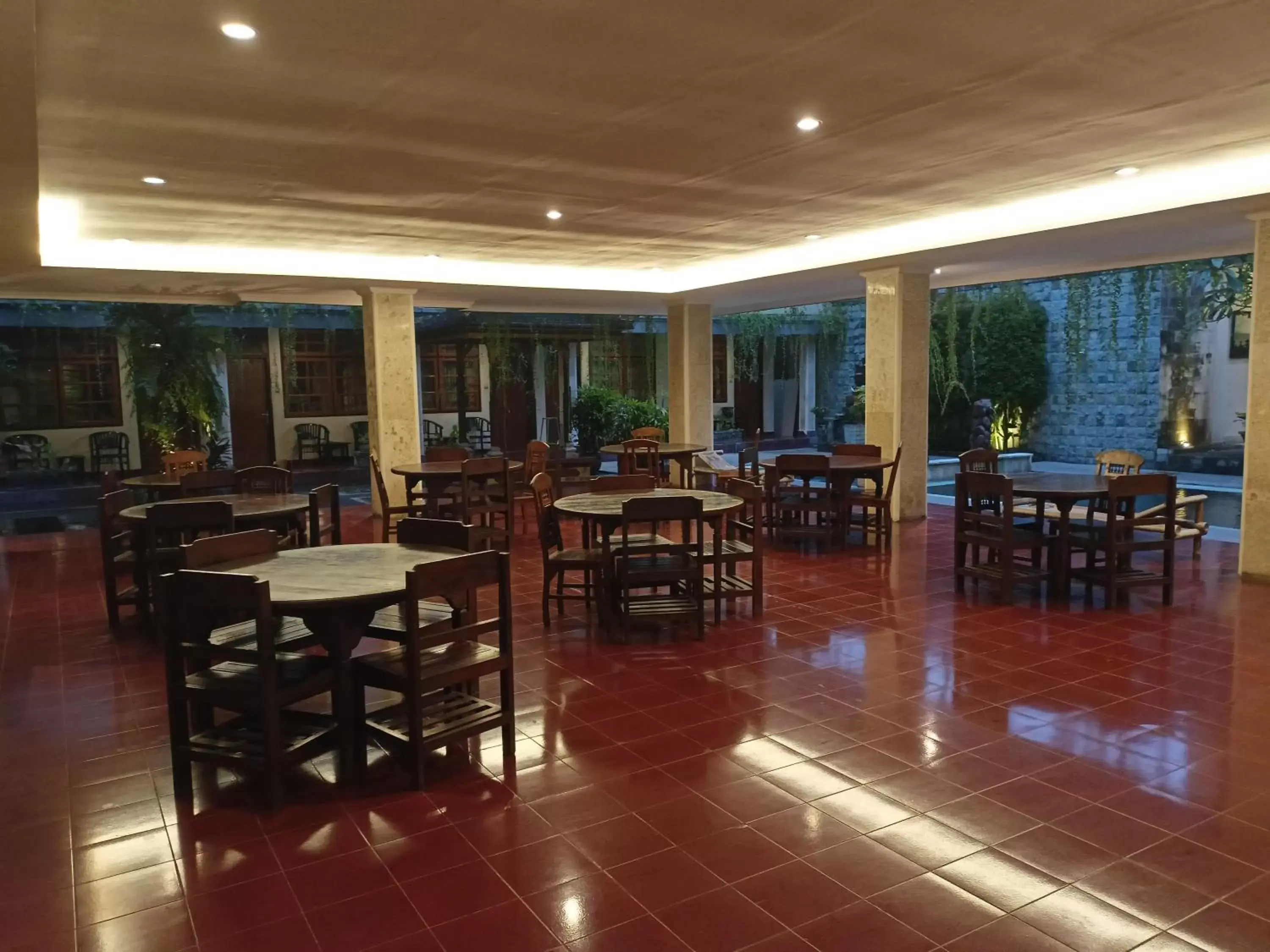 Restaurant/places to eat in Catur Adi Putra Restaurant/places to eat in Catur Adi Putra