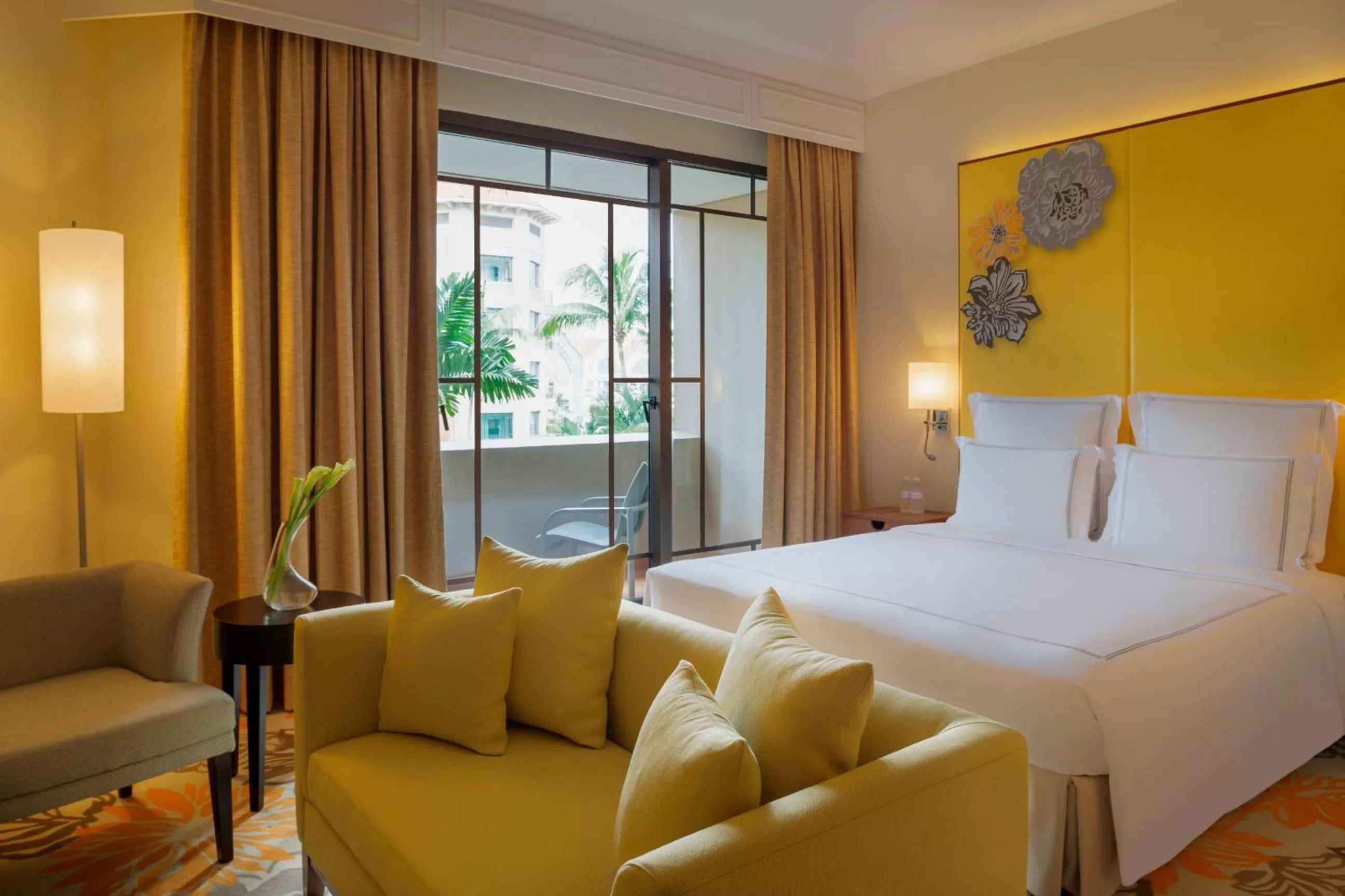 Balcony/Terrace, Bed in Paradox Singapore Merchant Court at Clarke Quay