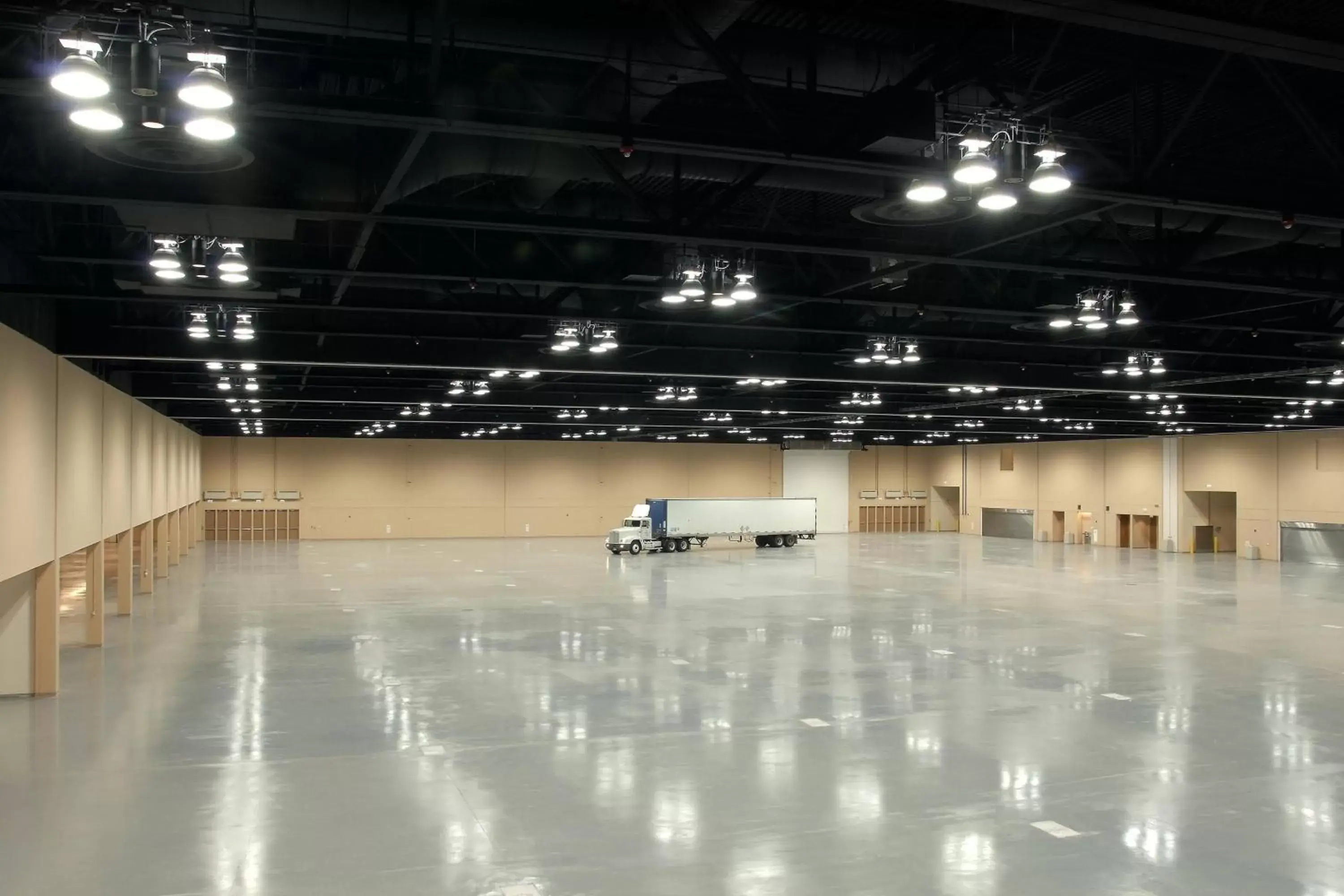 Meeting/conference room in Renaissance Schaumburg Convention Center Hotel