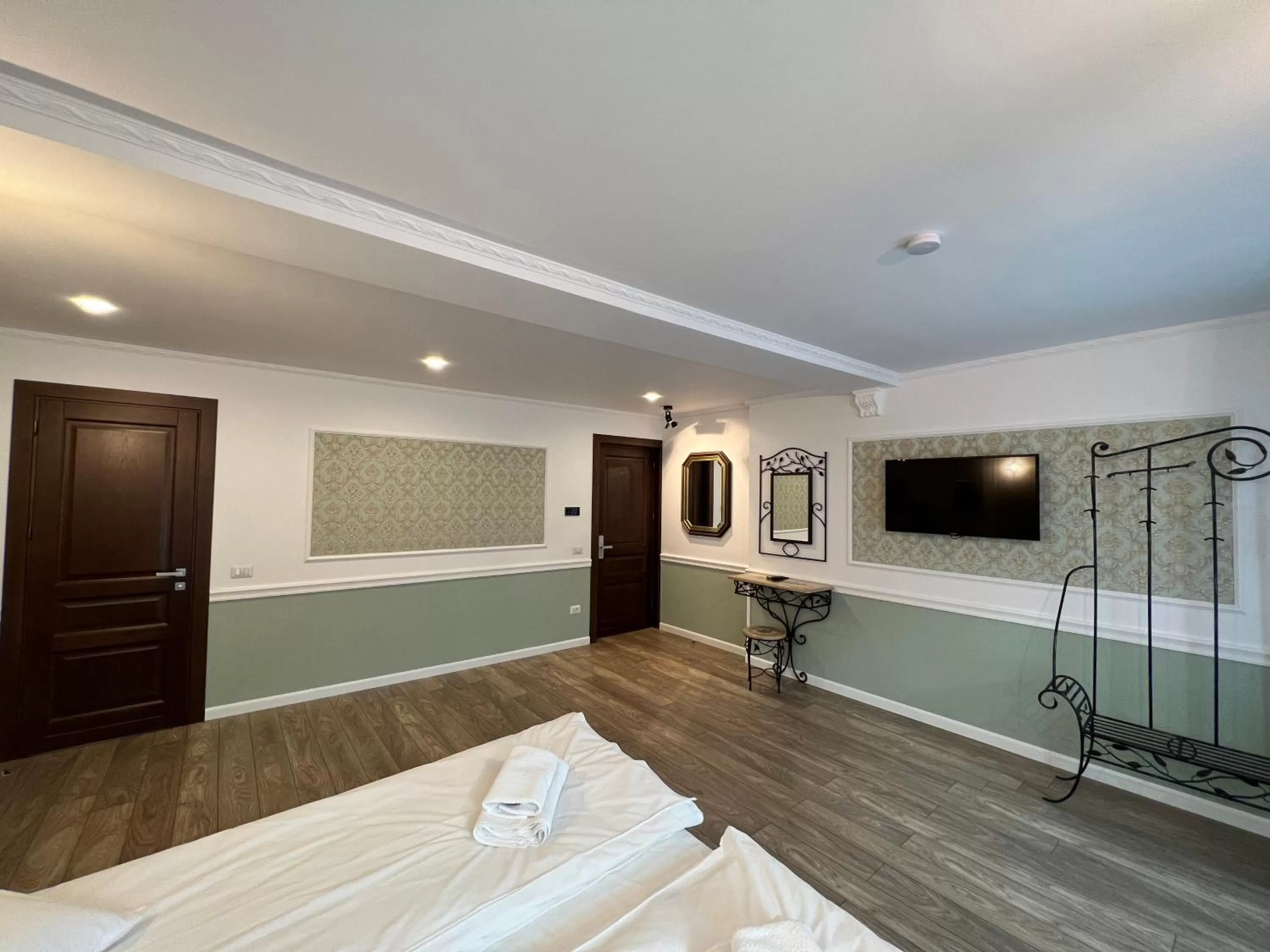 Photo of the whole room, Bed in Hotel Boutique Cathedral Plaza Residences room for rent downtown