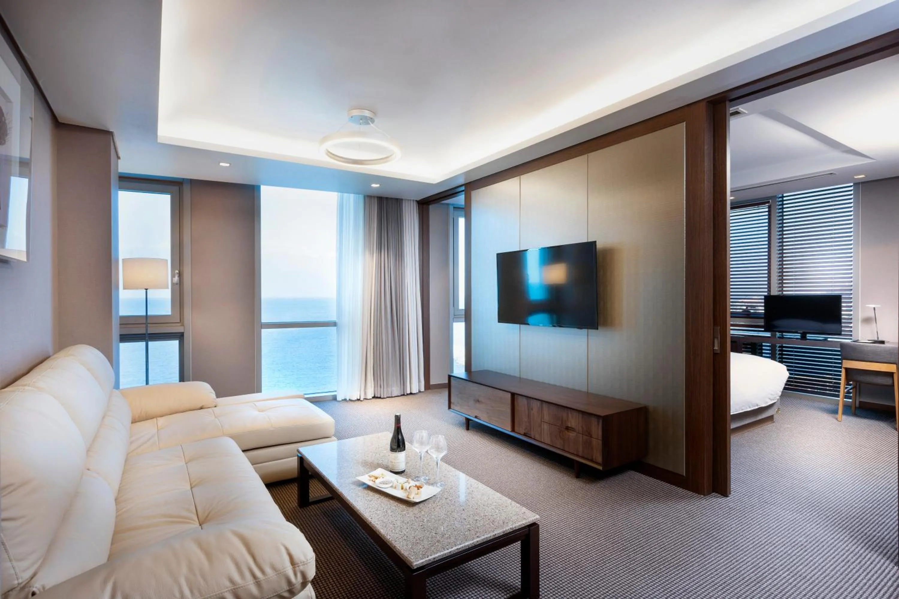 Day in Hotel Regent Marine The Blue