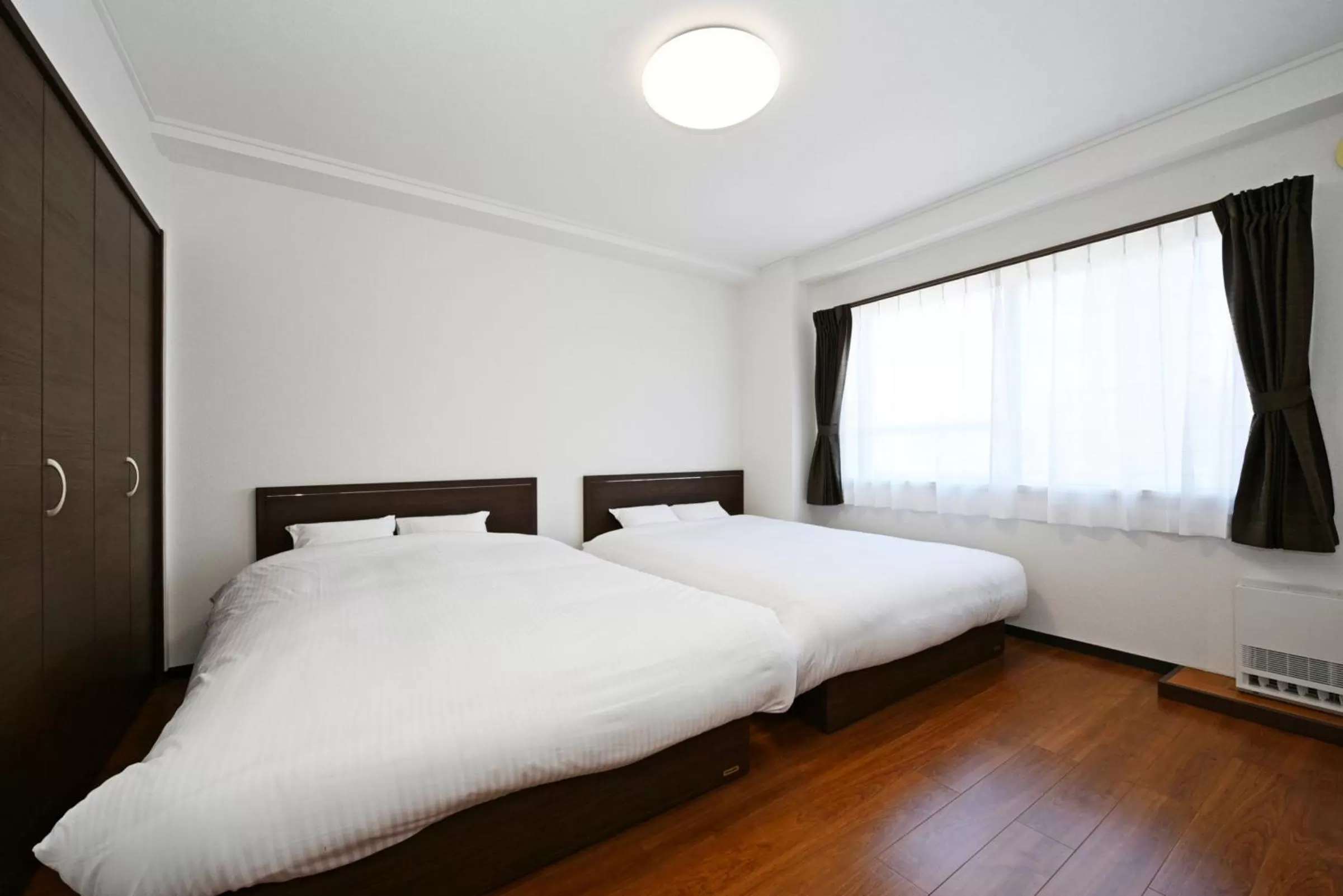 Bedroom, Bed in Hostel PLEASURE MARUYAMA