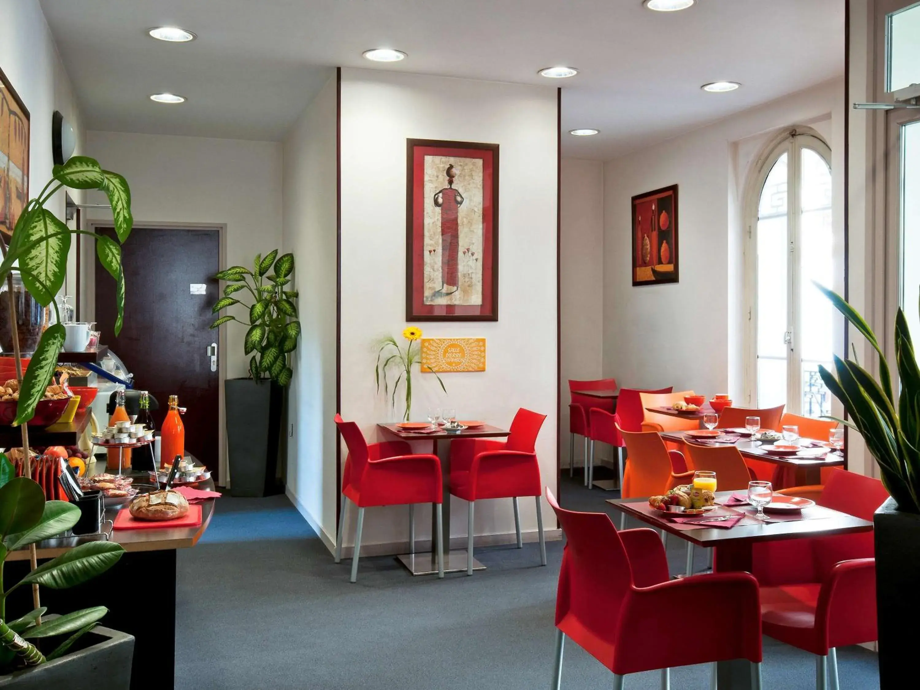 On site, Restaurant/Places to Eat in Aparthotel Adagio Access Paris Philippe Auguste