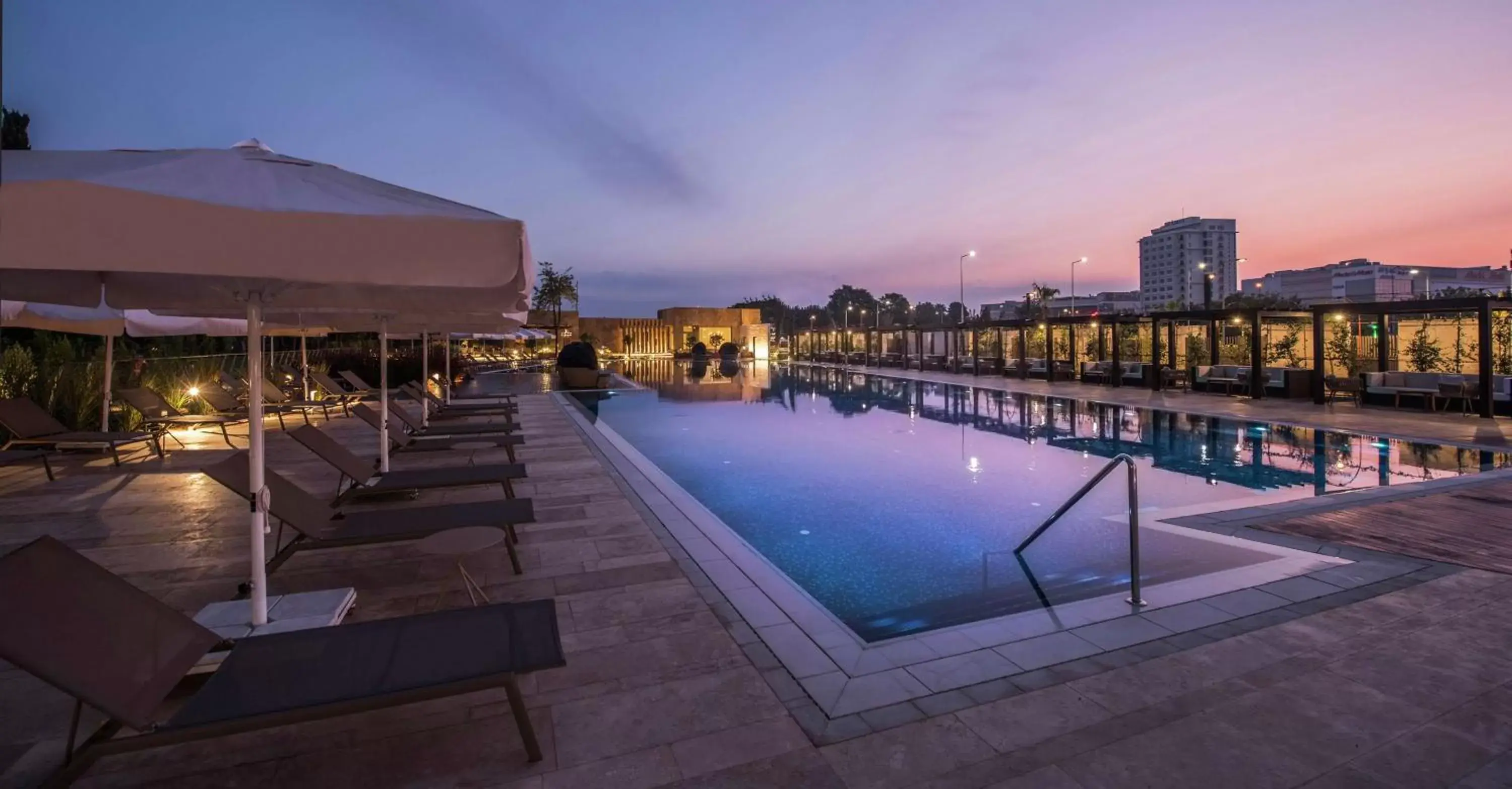 Pool view, Swimming Pool in Adana HiltonSA Hotel