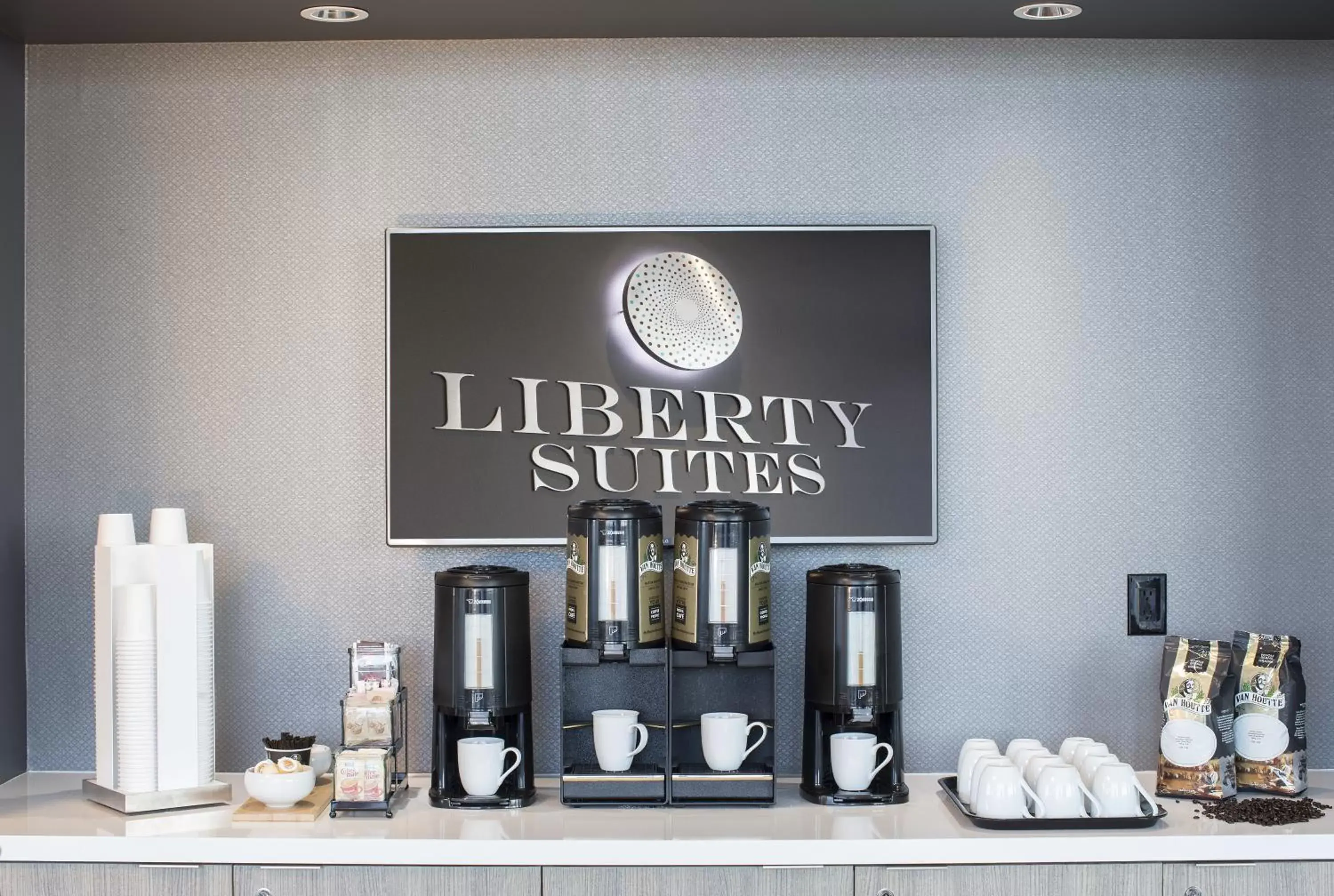 Lobby or reception, Coffee/Tea Facilities in Liberty Suites