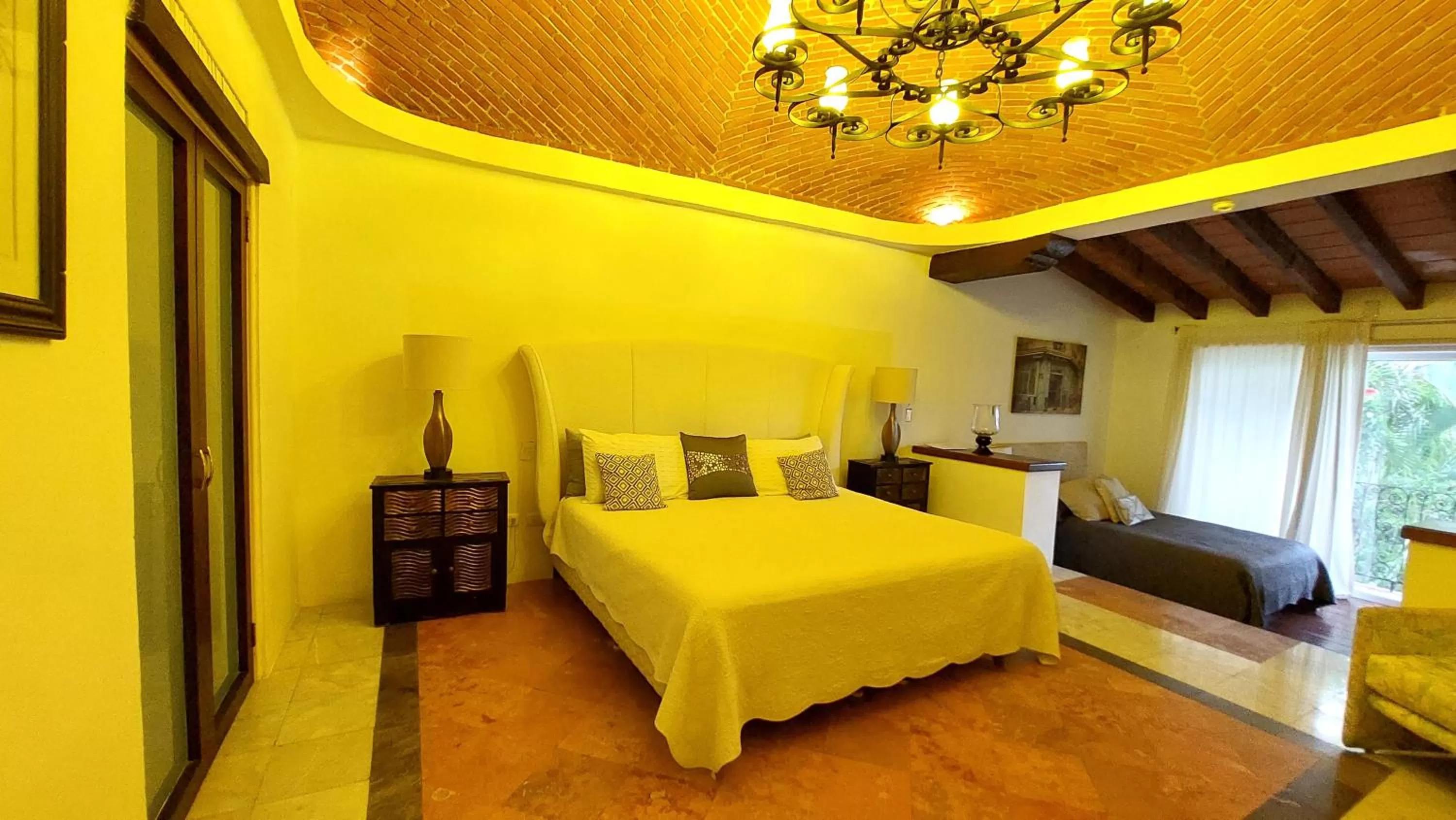 Photo of the whole room, Bed in La Villa du Golf à Cancun Hotel Boutique