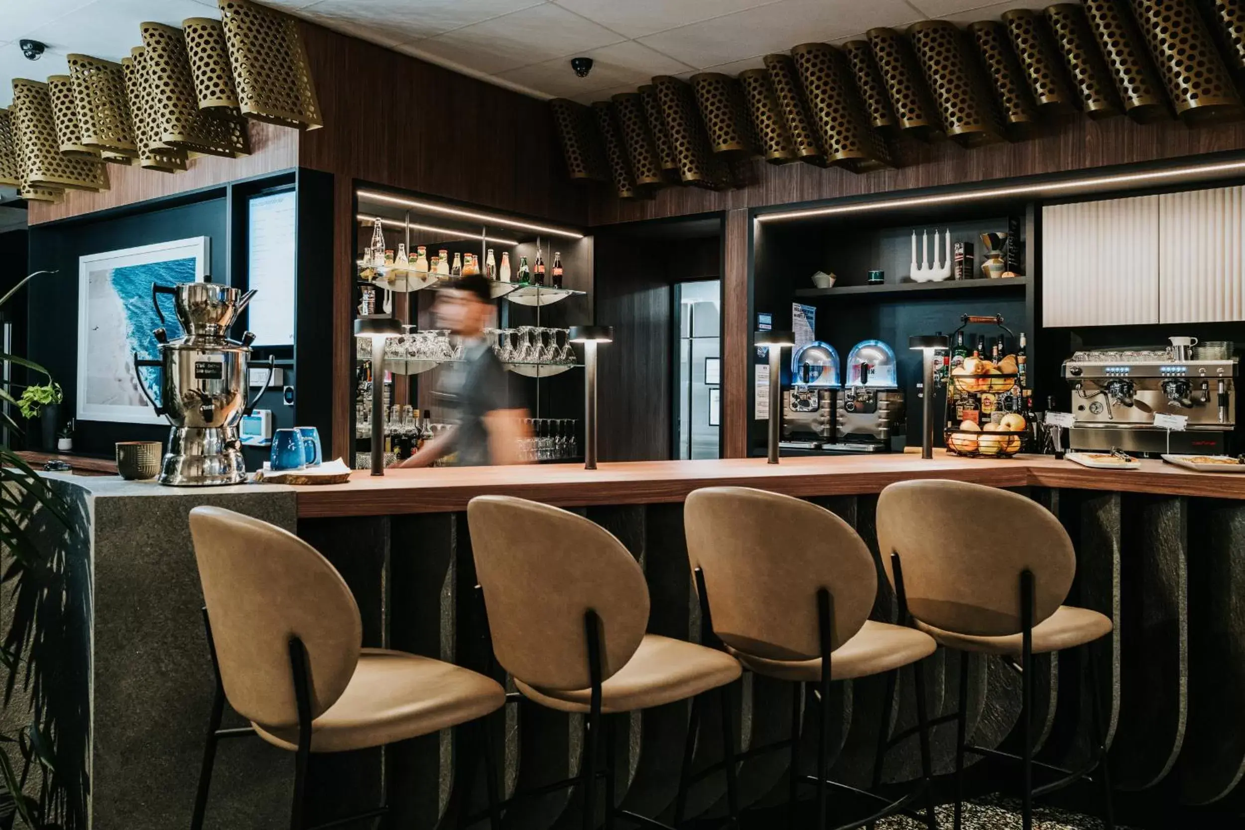 Lounge or bar, Lounge/Bar in Mercure Brest Centre Port