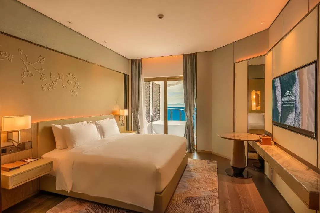 Communal lounge/ TV room in Howard Johnson Plaza by Wyndham Blue Bay Sihanoukville