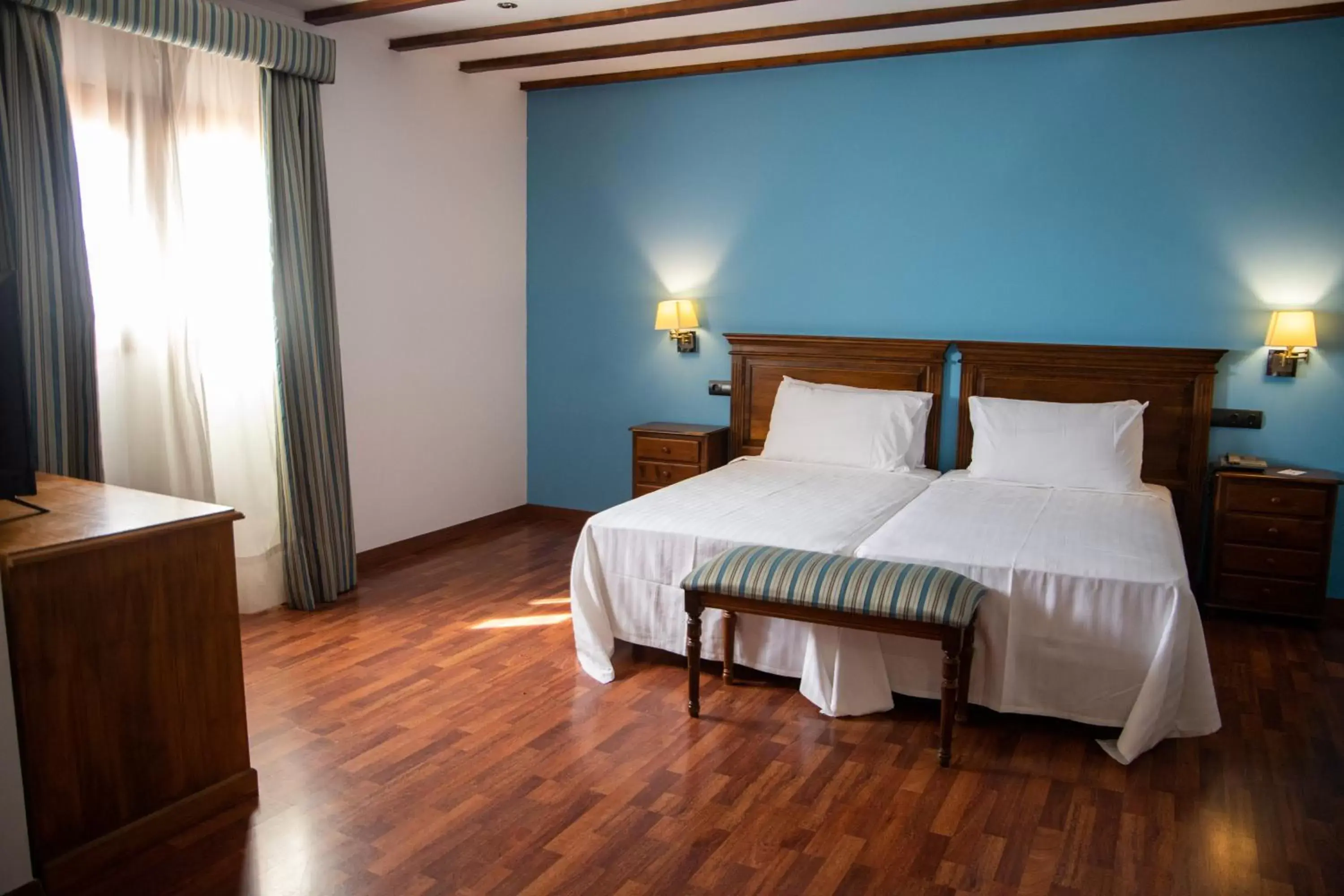 Bedroom, Bed in ALEGRIA Bodega Real