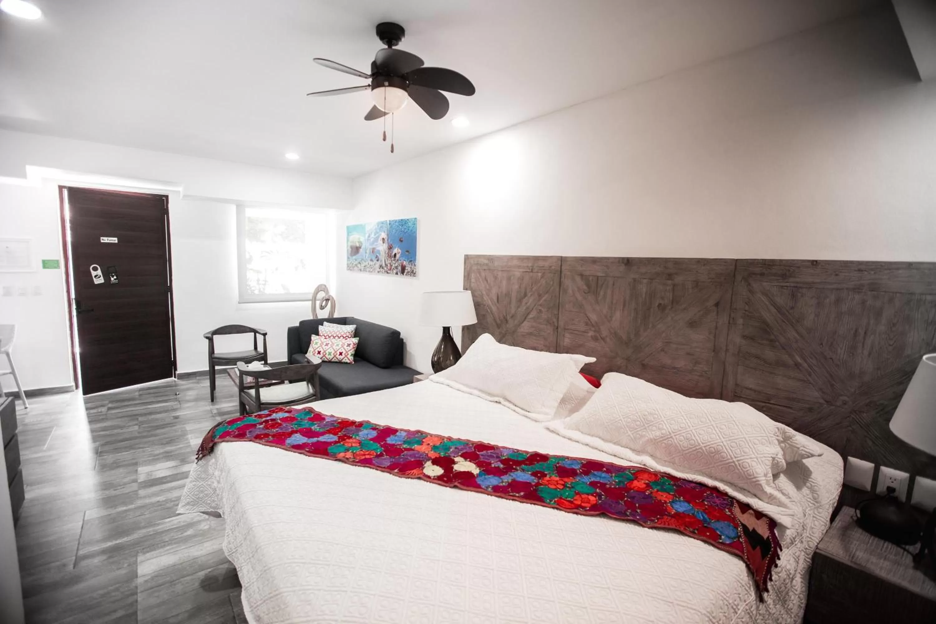 Bed in Hotel Paradise Suites