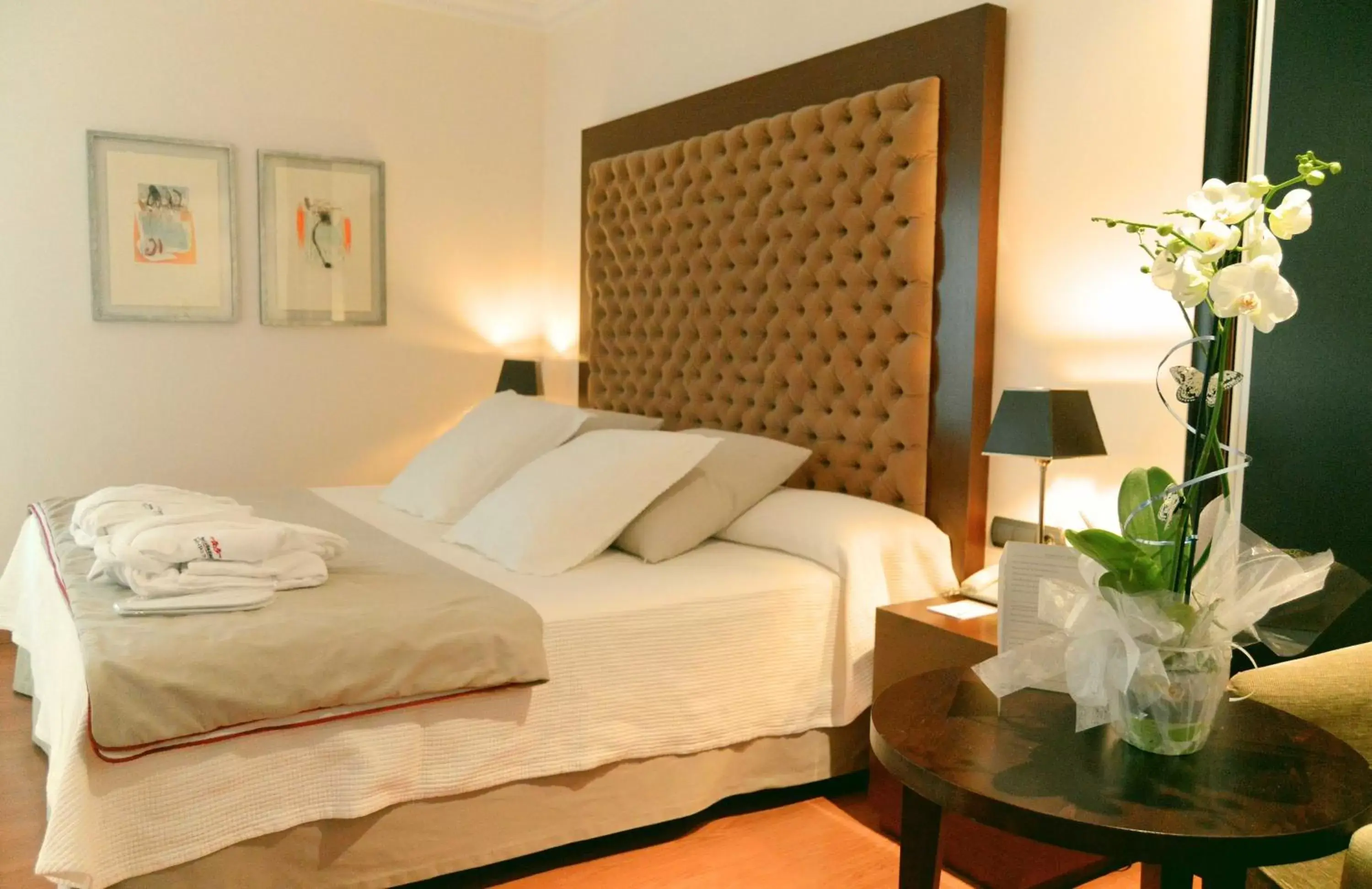 Photo of the whole room, Bed in FC Infantas de León Photo of the whole room, Bed in FC Infantas de León