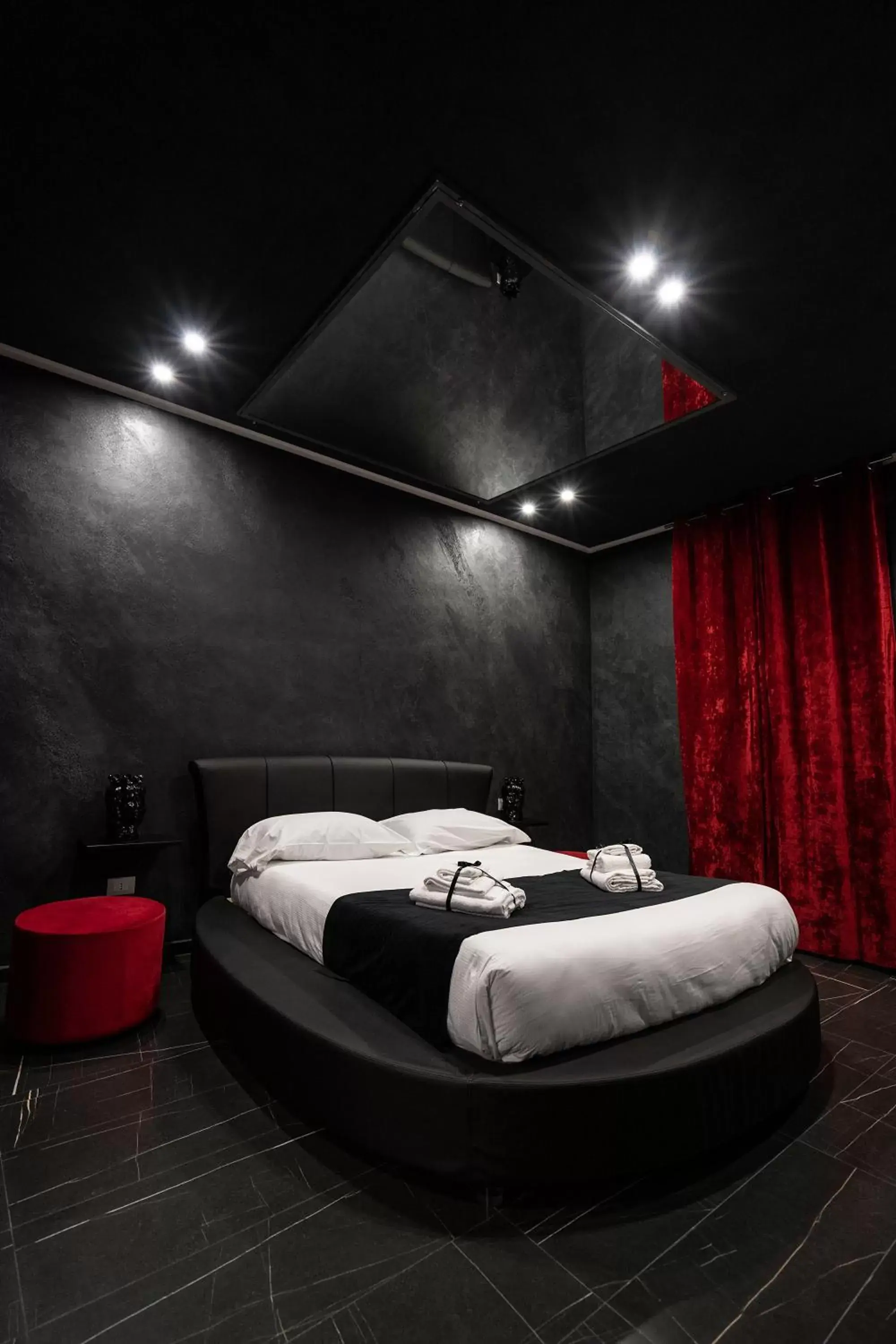 King Suite with Spa Bath in Marmur Suite King Suite with Spa Bath in Marmur Suite