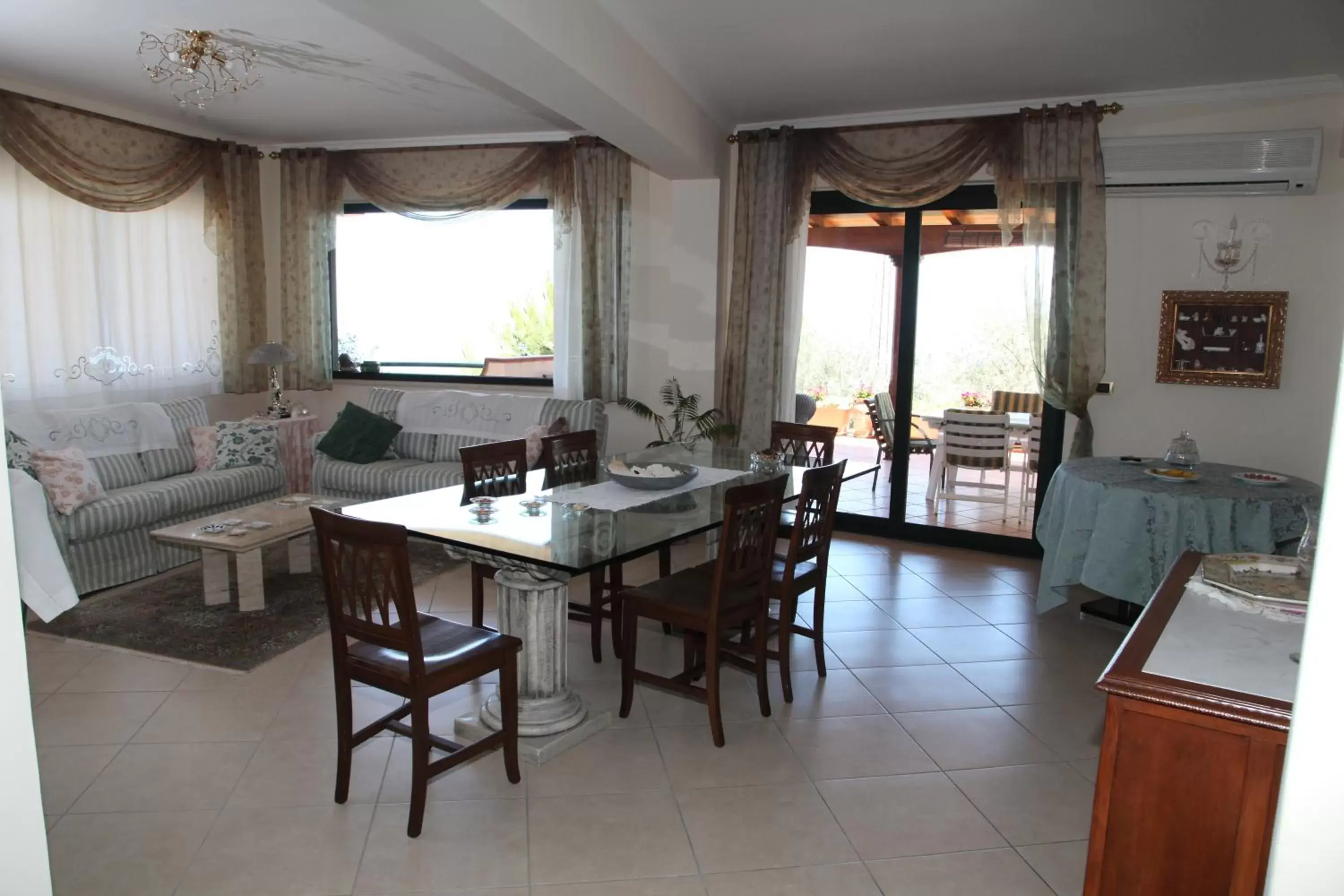 Communal lounge/ TV room, Restaurant/Places to Eat in La Collina Capo d'Orlando