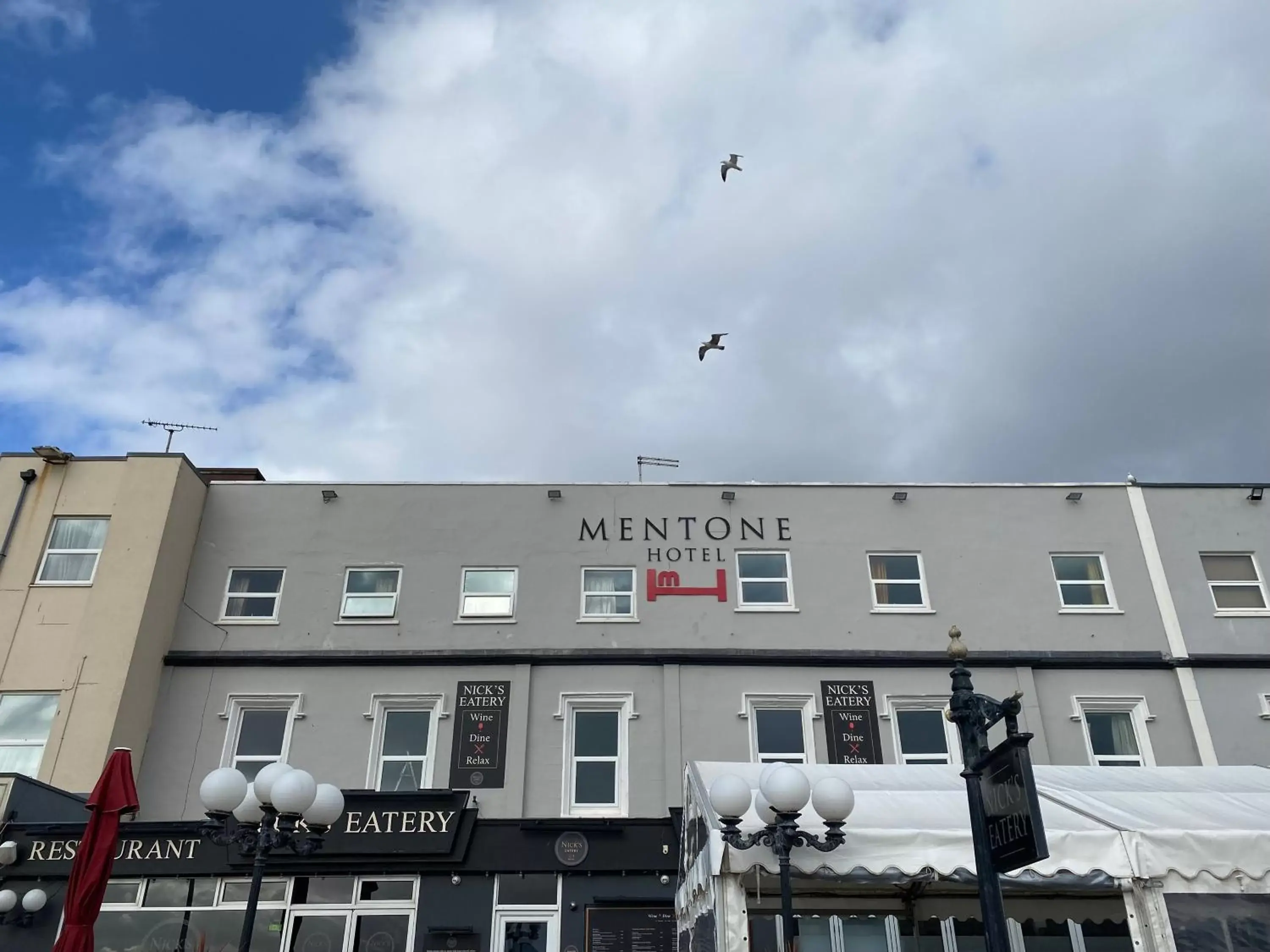 Property Building in Bay view rooms at Mentone Hotel