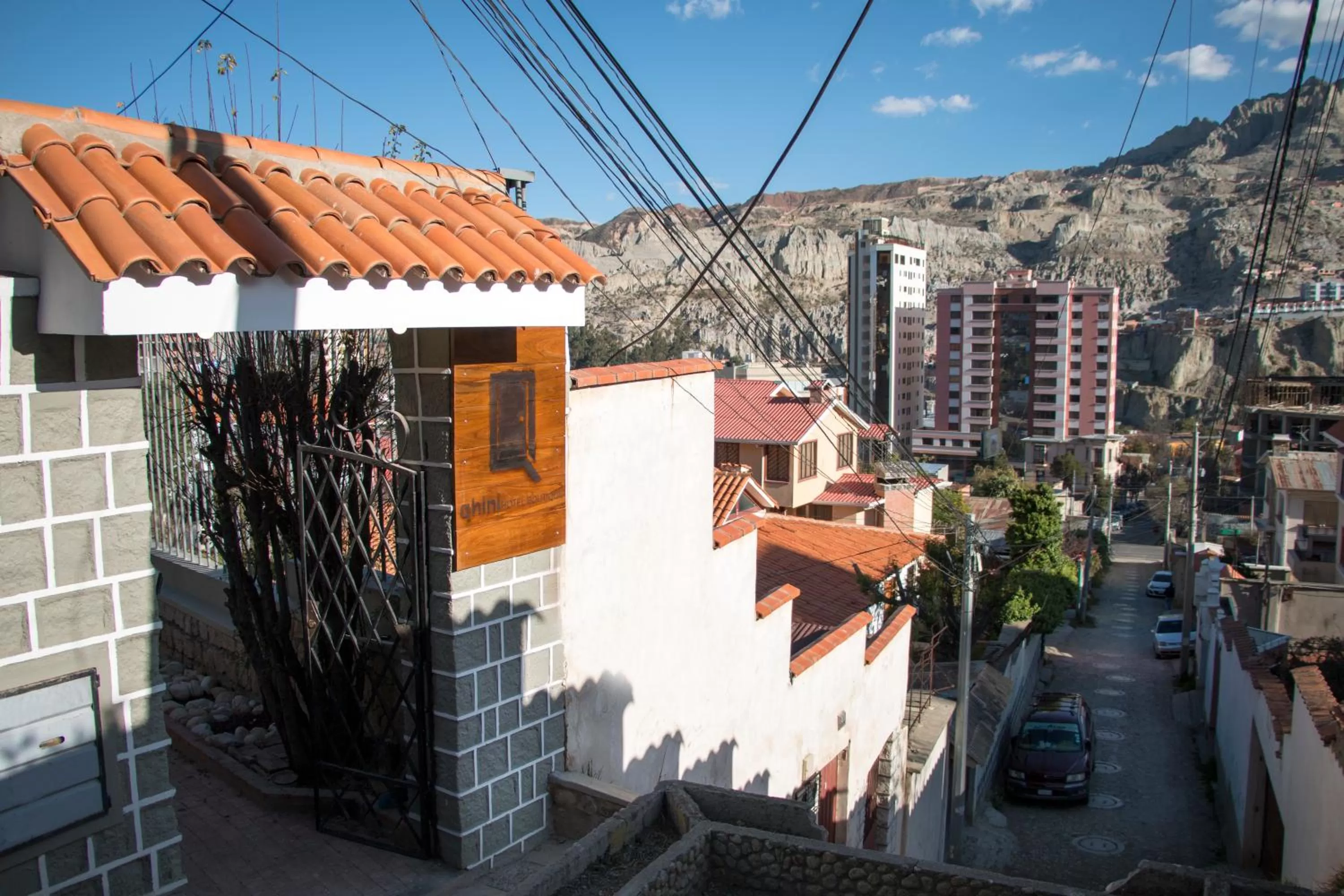 Facade/entrance in Qhini Hotel Boutique