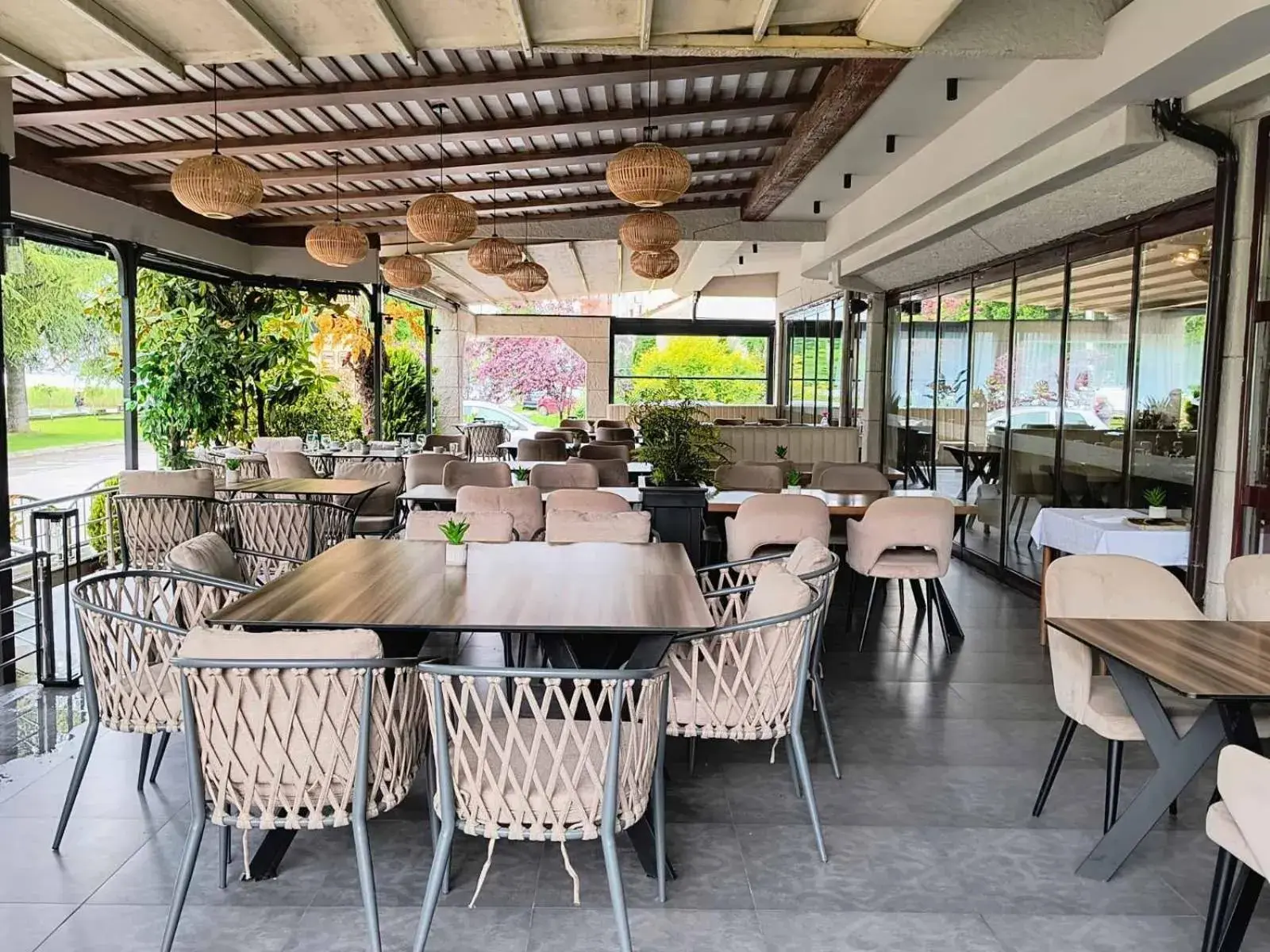 Restaurant/places to eat in Millenium Palace Restaurant/places to eat in Millenium Palace