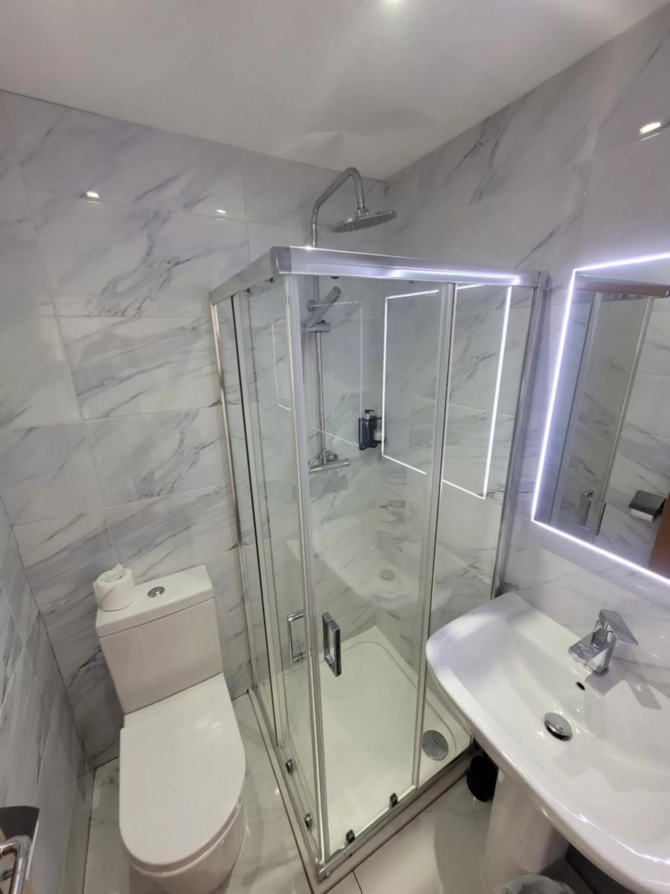 Shower, Bathroom in Blackpool Resort Hotel