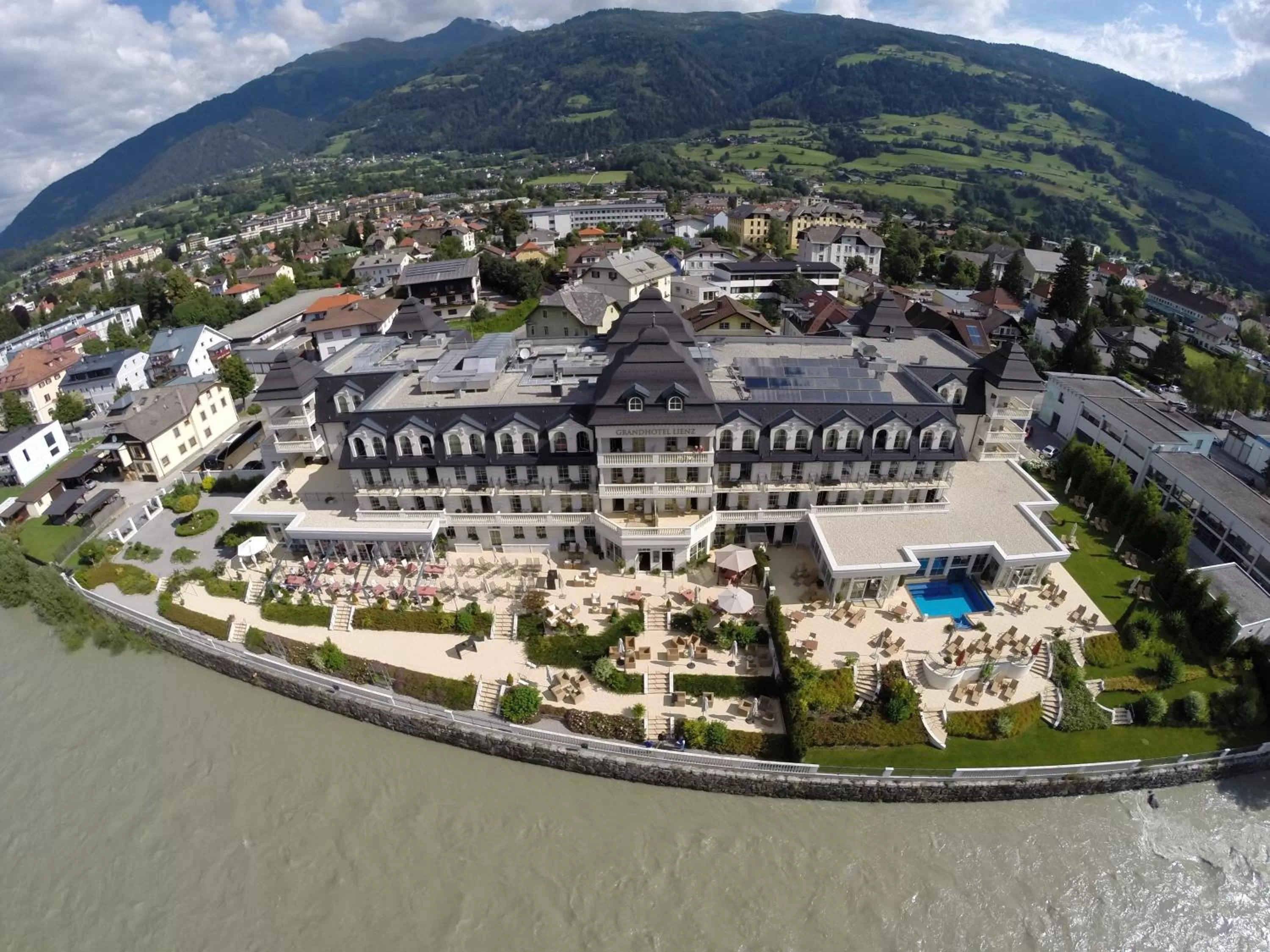 Facade/entrance in Grandhotel Lienz Business-Wellness & Gourmet