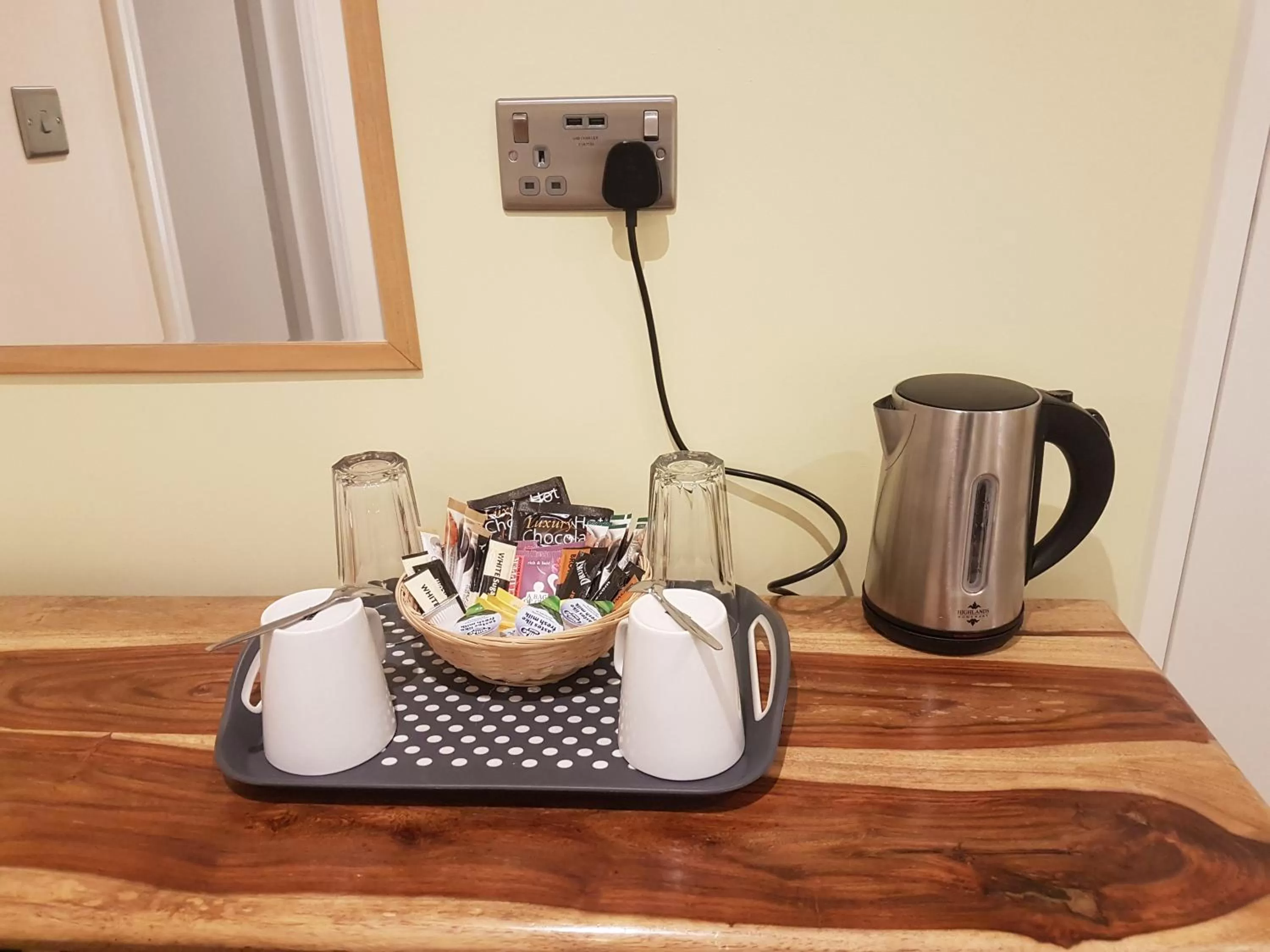 Drinks in Amsterdam Hotel Brighton Seafront