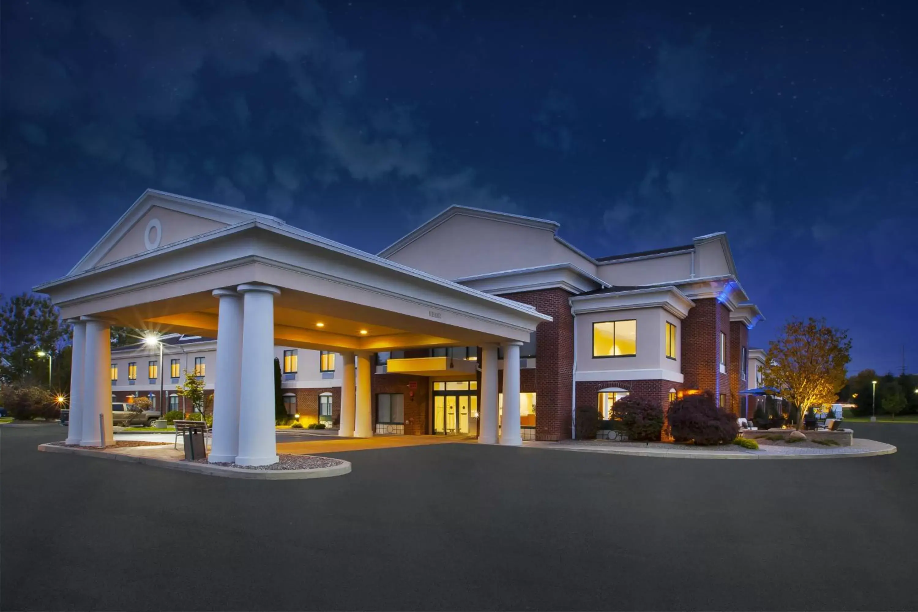 Property Building in Holiday Inn Express Rochester-Victor, an IHG Hotel