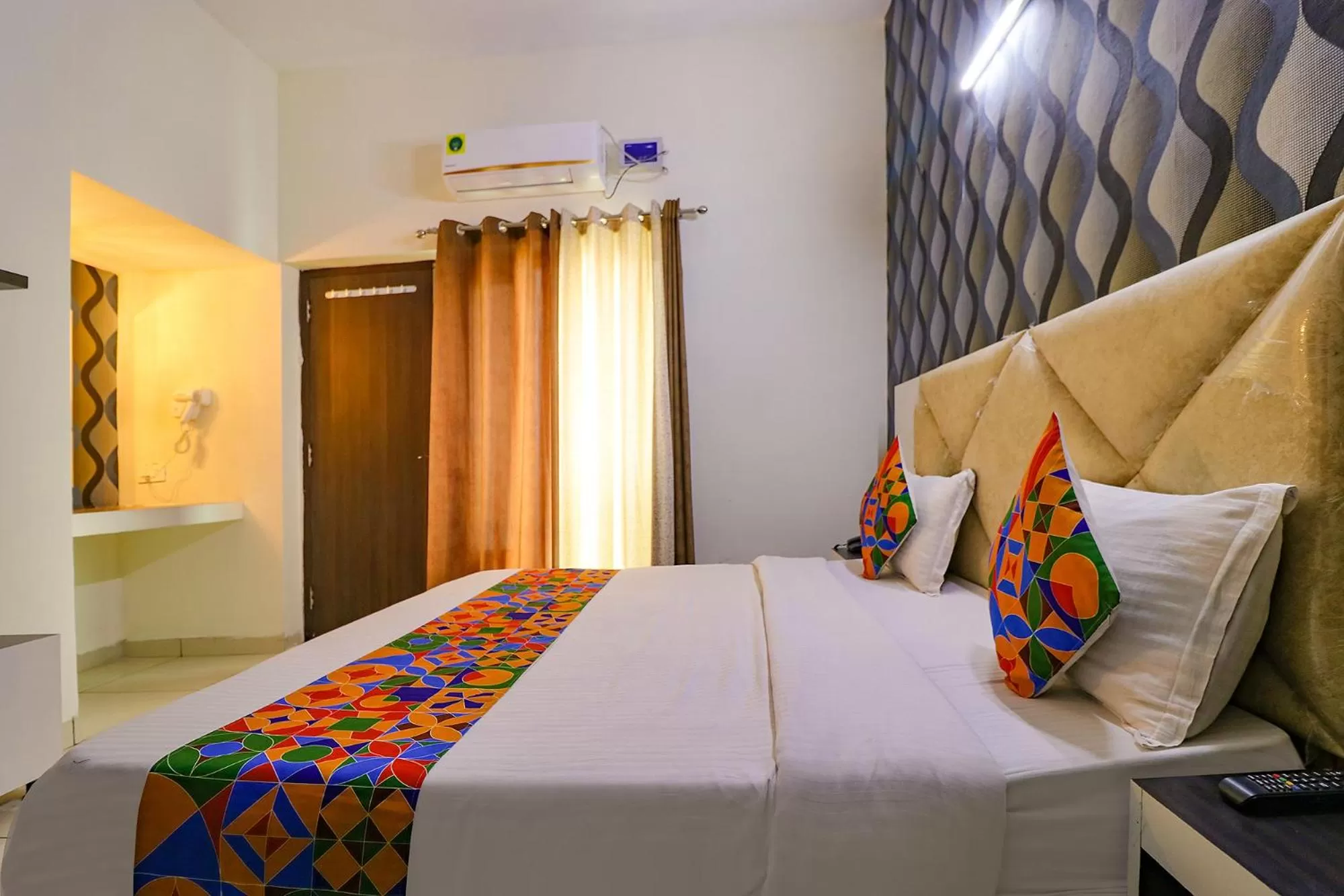 Photo of the whole room, Bed in FabHotel K9