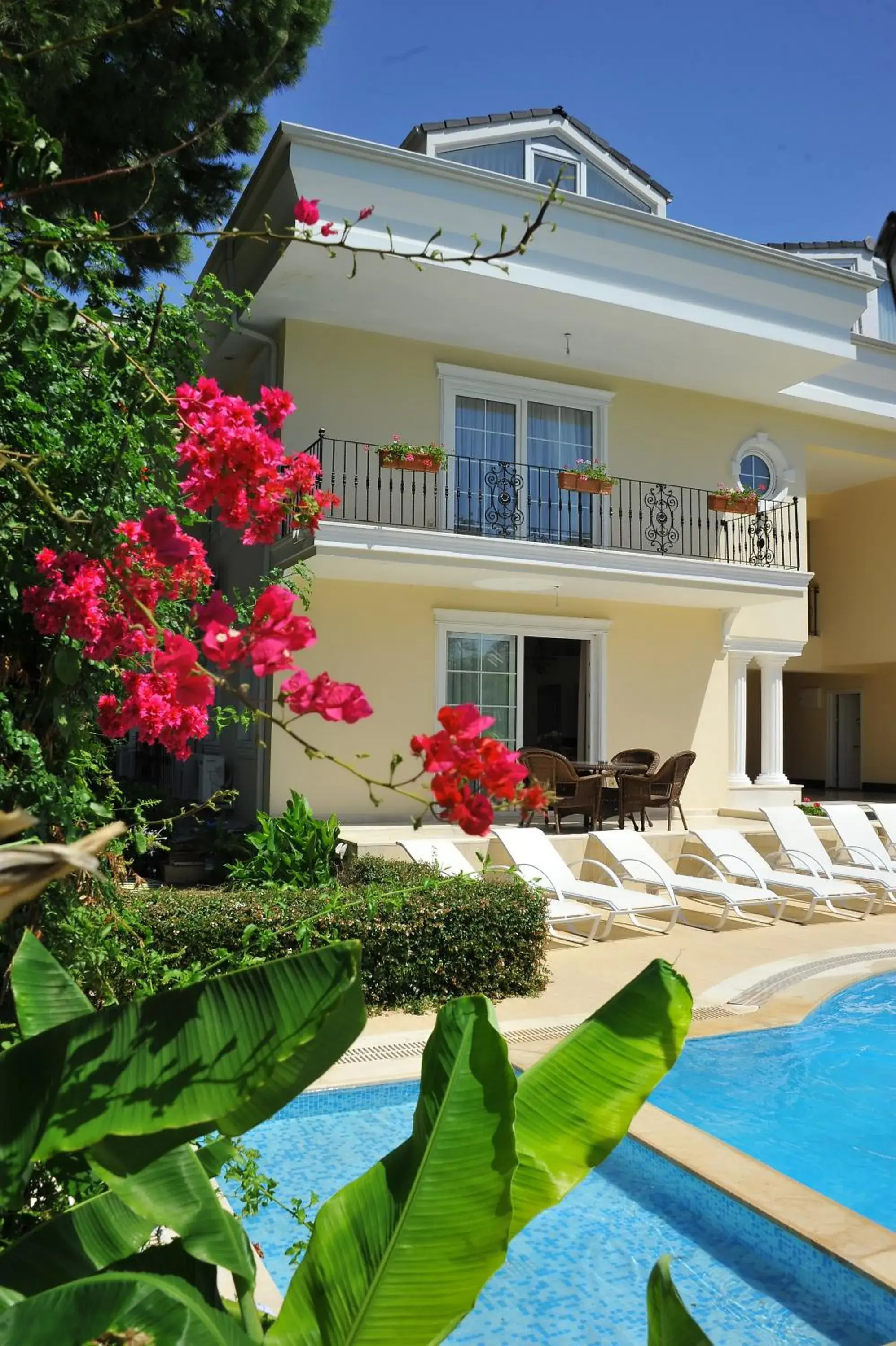 Patio, Swimming Pool in Kemer Residence