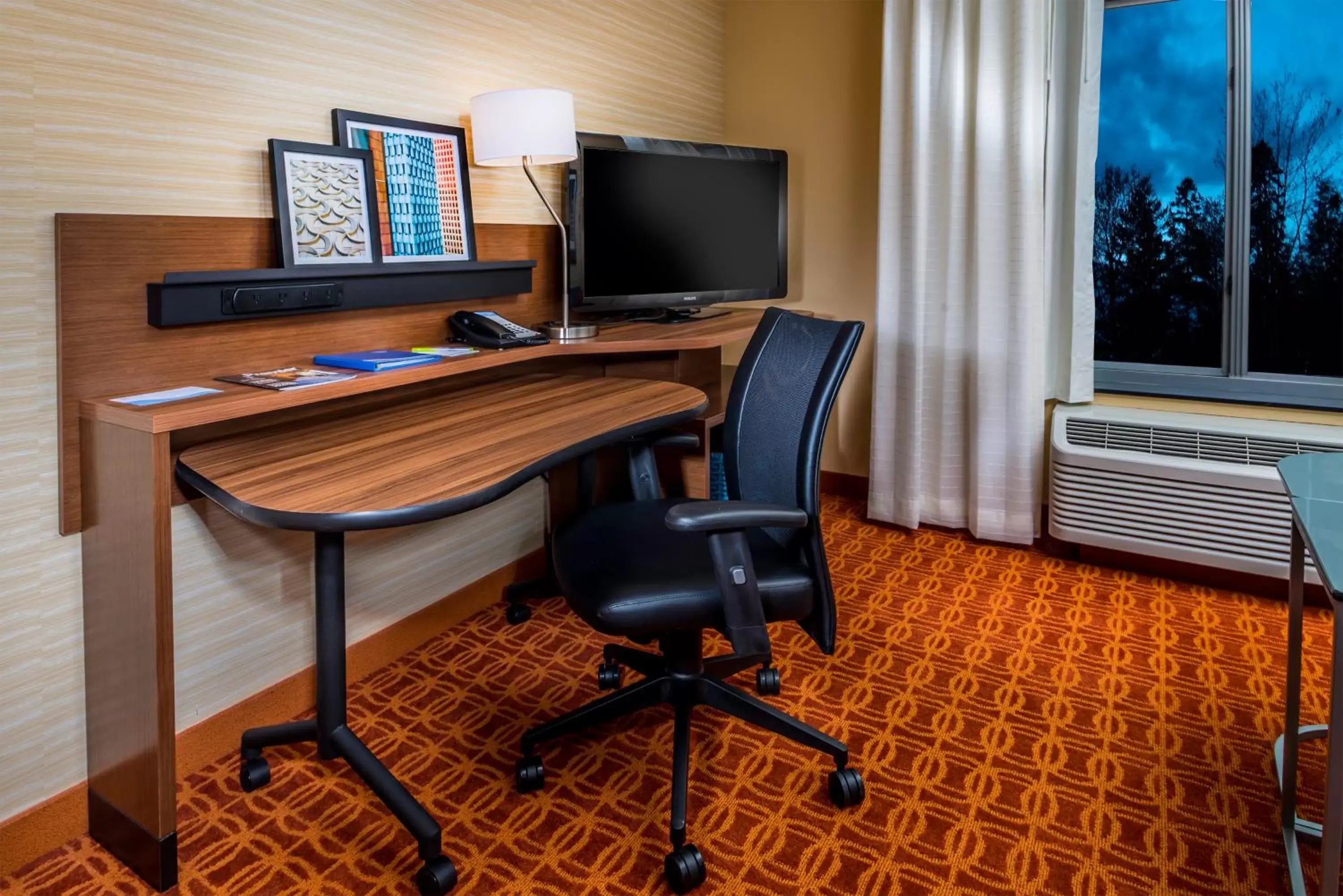 TV and multimedia, TV/Entertainment Center in Fairfield Inn & Suites by Marriott Twin Falls