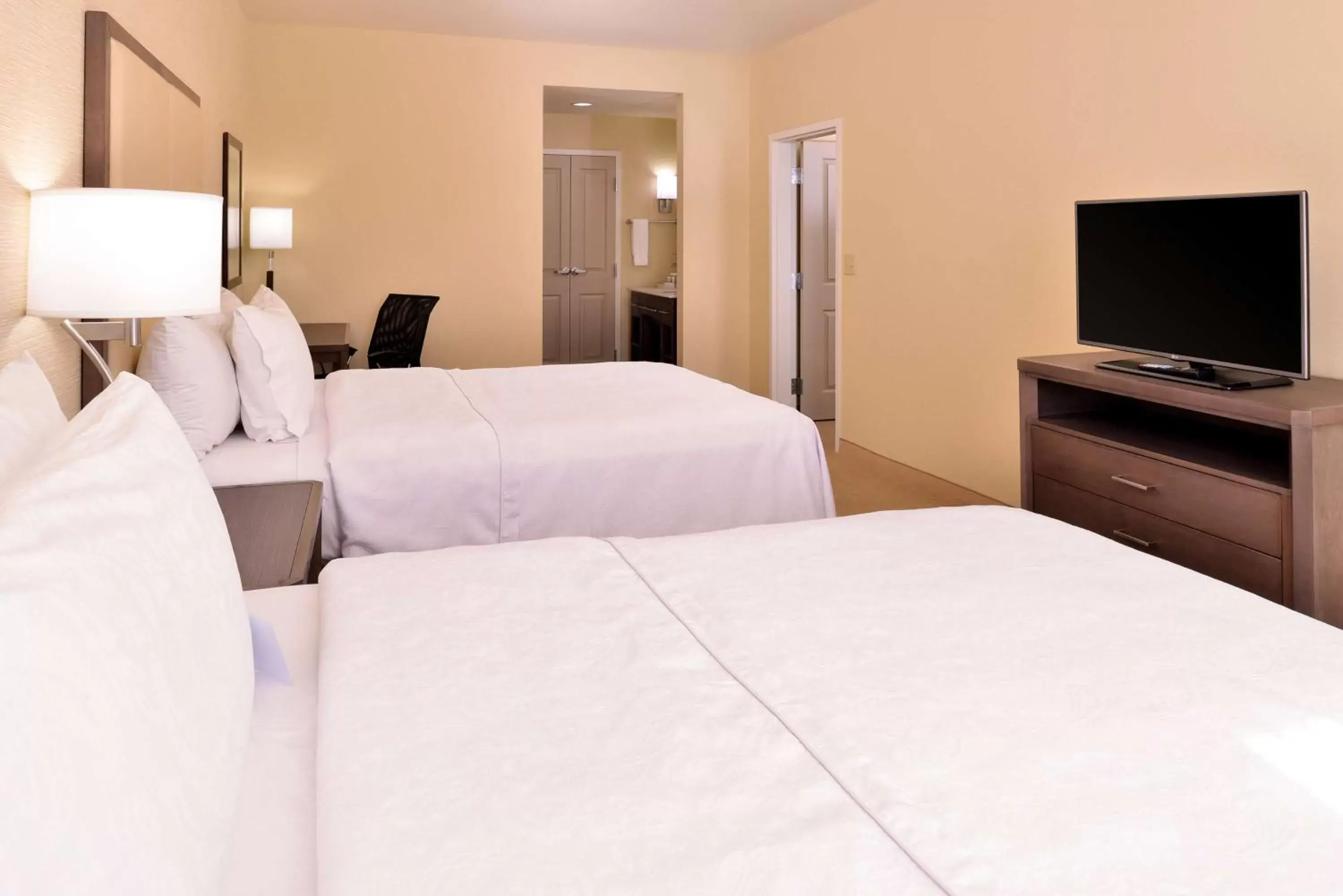 Bed in Homewood Suites by Hilton Houma