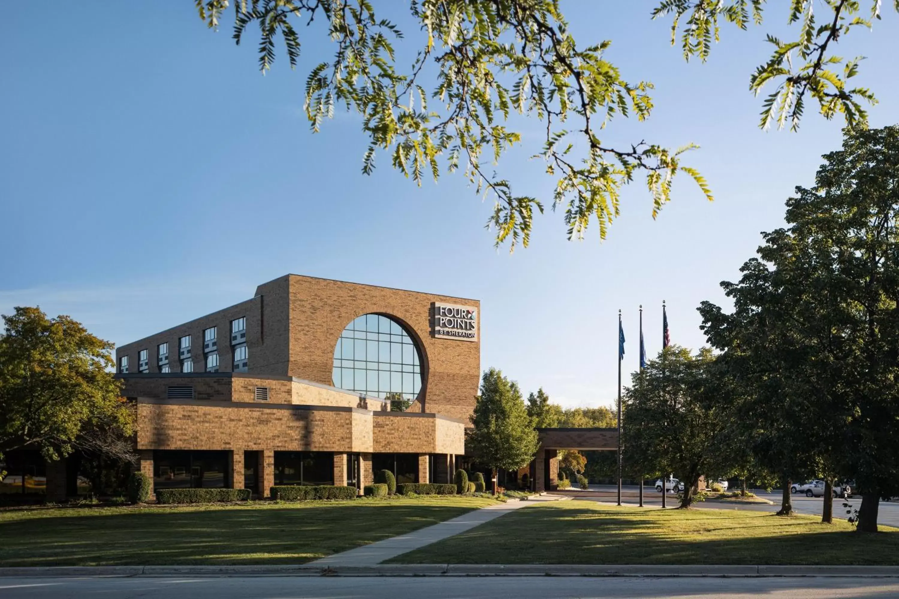 Property Building in Four Points by Sheraton Milwaukee North Shore