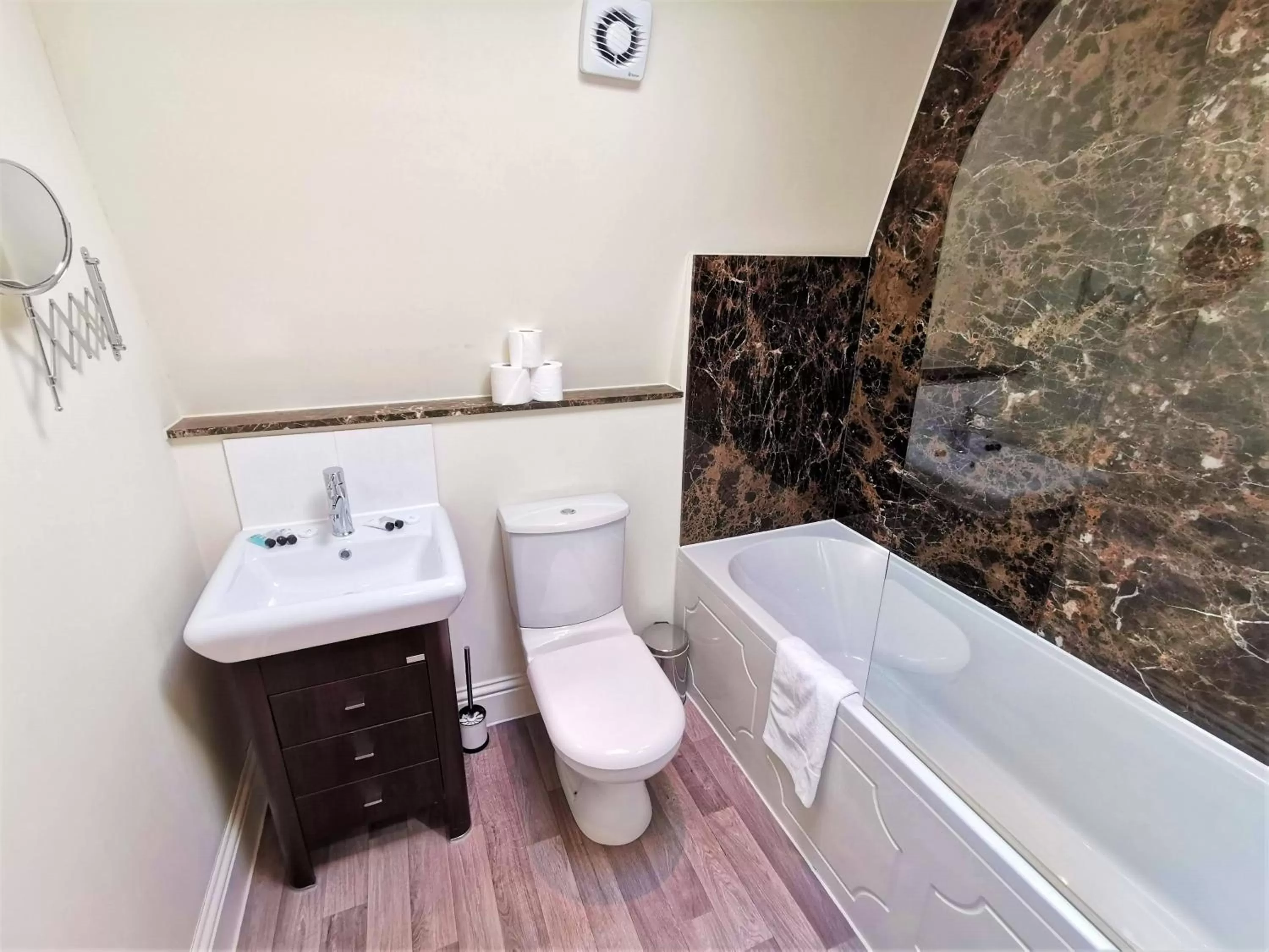 Superior Apartment in The Clarendon Royal Community