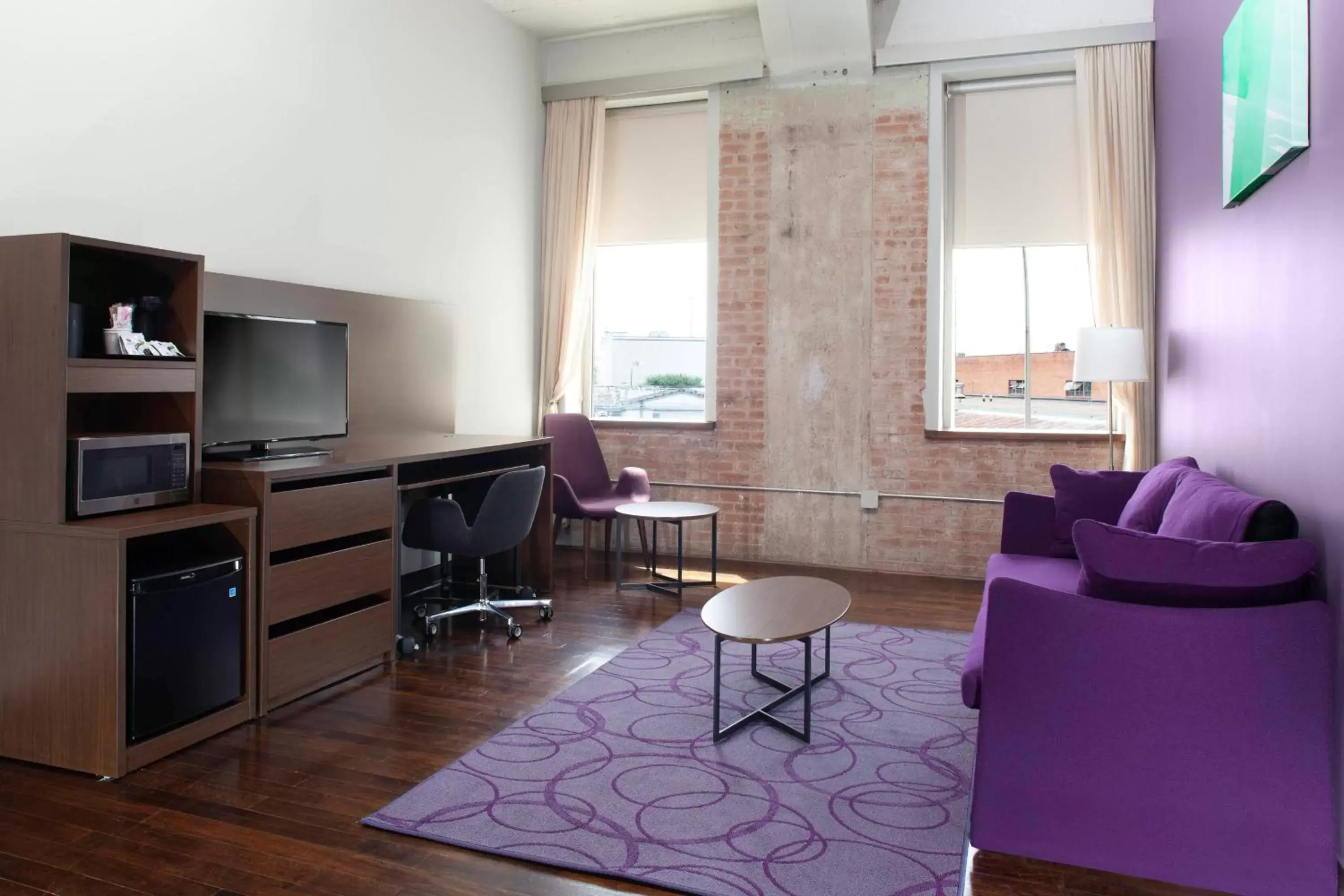 Living room, Seating Area in Fairfield Inn & Suites by Marriott Dallas Downtown