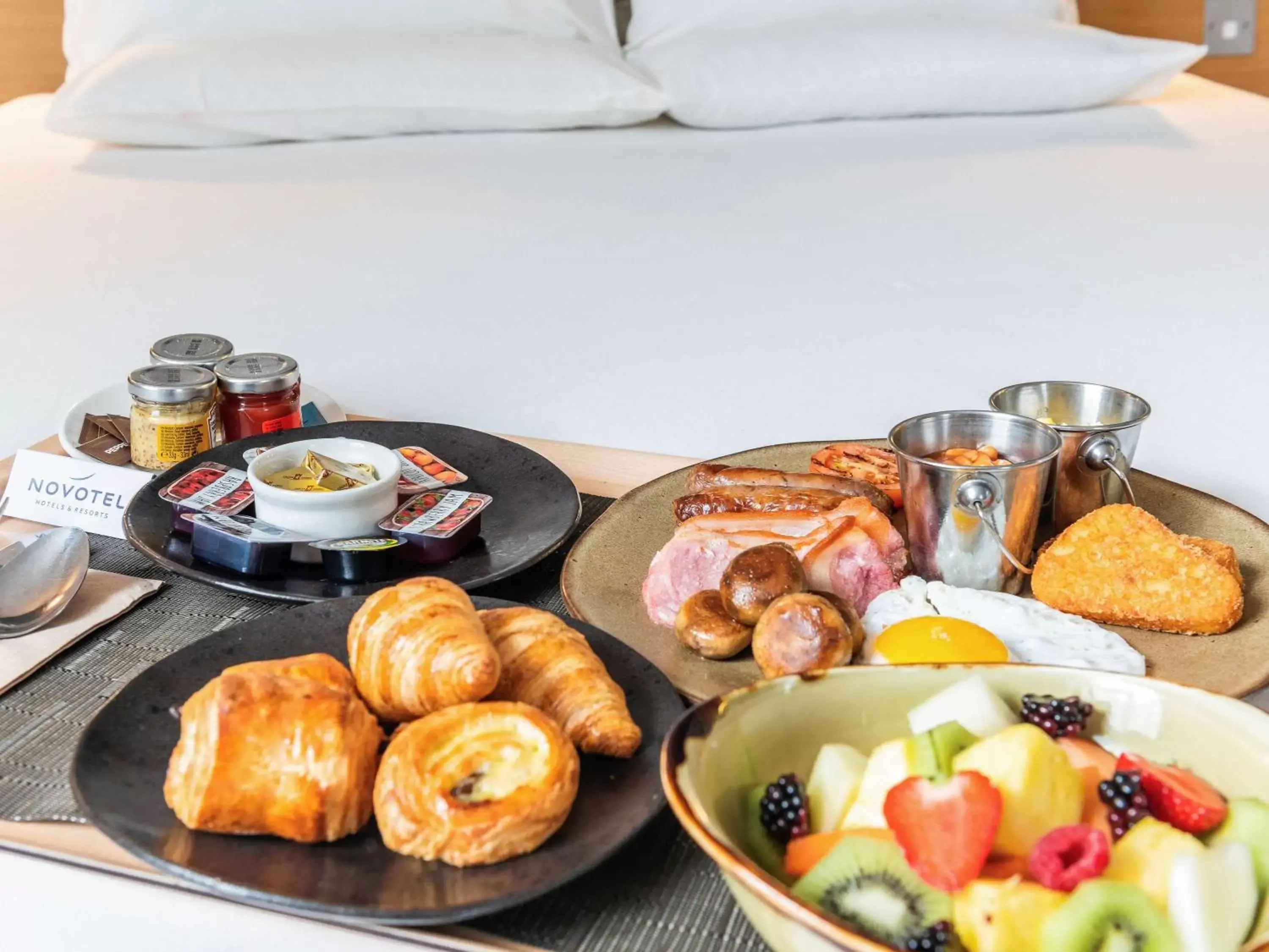 Restaurant/places to eat, Breakfast in Novotel Cardiff Centre