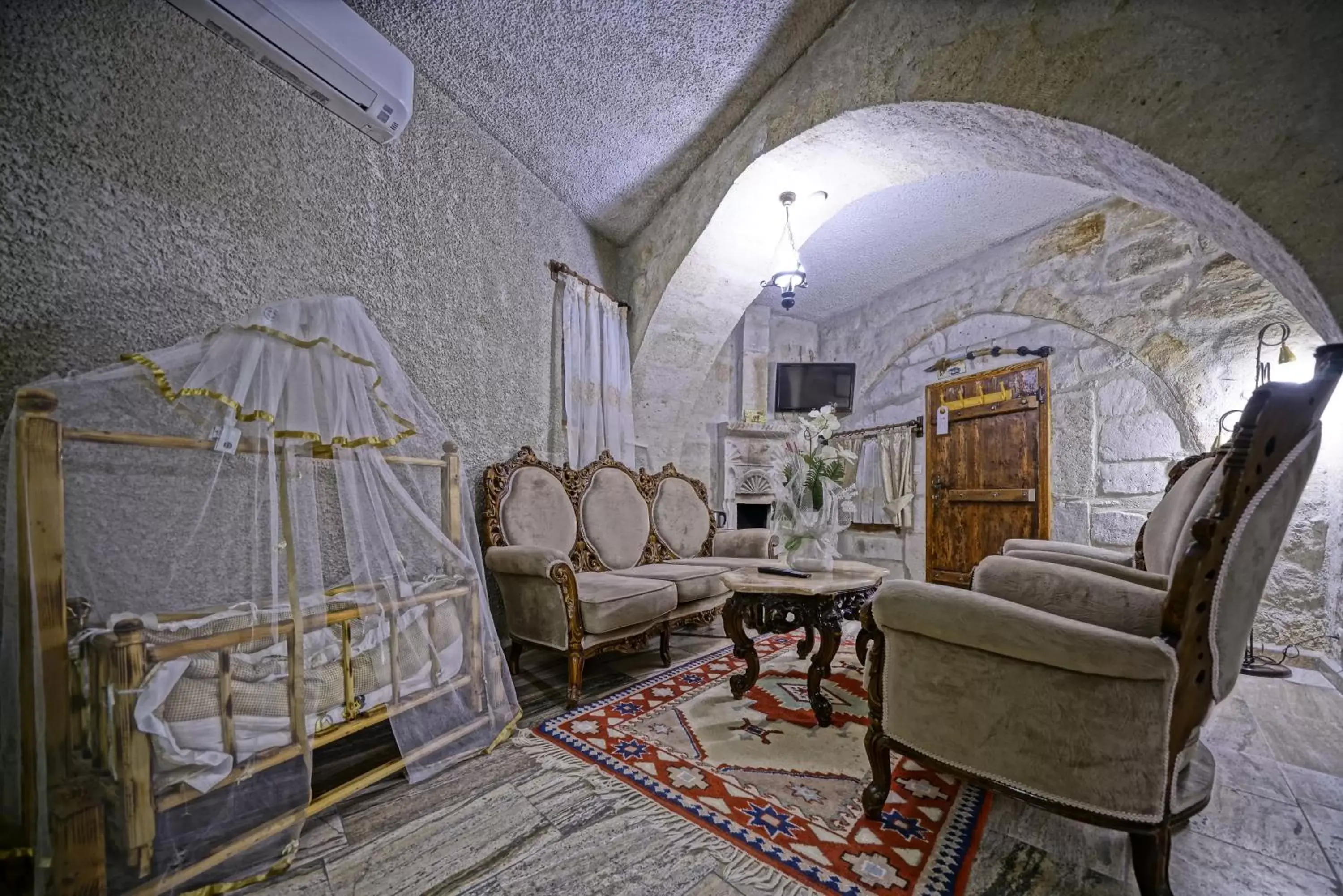 Living room, Seating Area in Maccan Cave Hotel