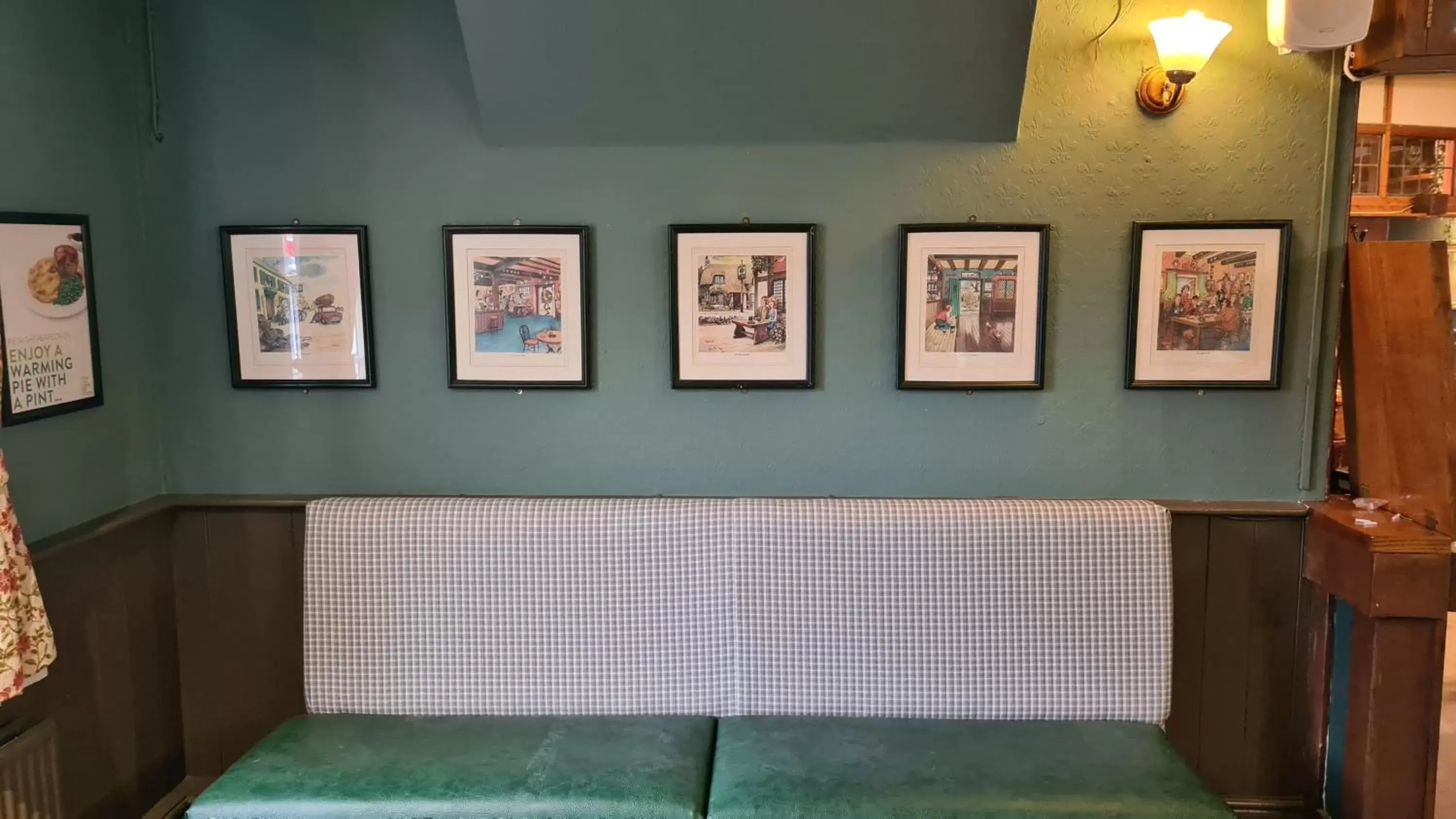 Living room, Seating Area in The Foresters Arms