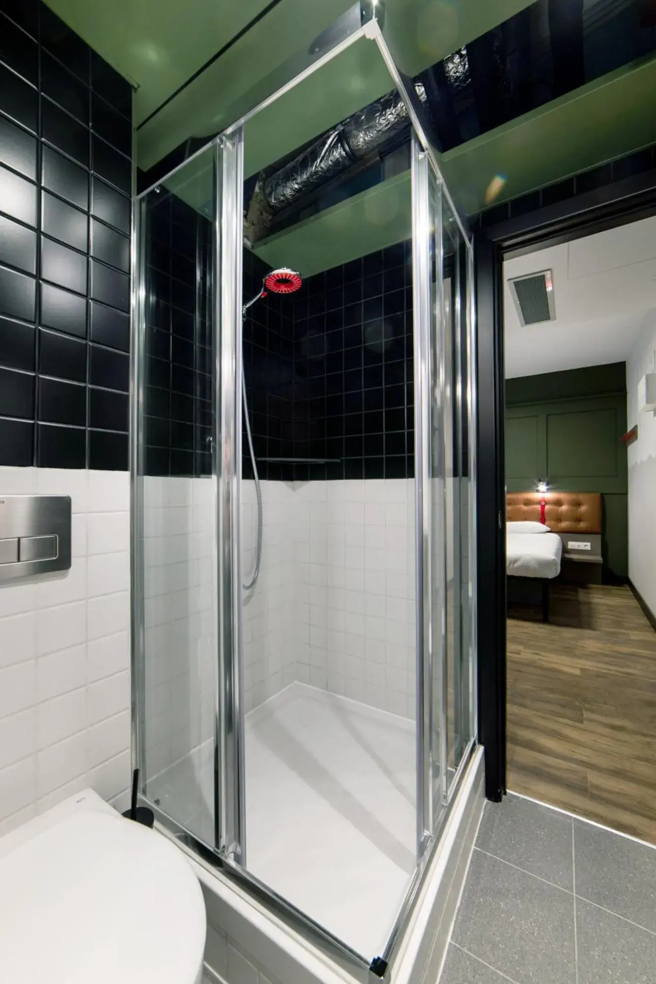 Shower, Bathroom in Generator Madrid