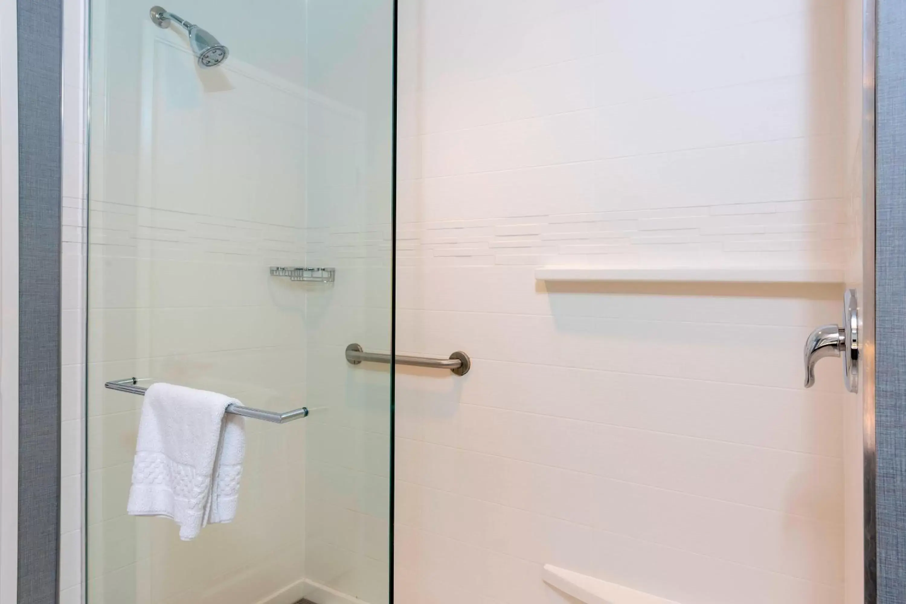 Bathroom in Residence Inn by Marriott Akron South/Green