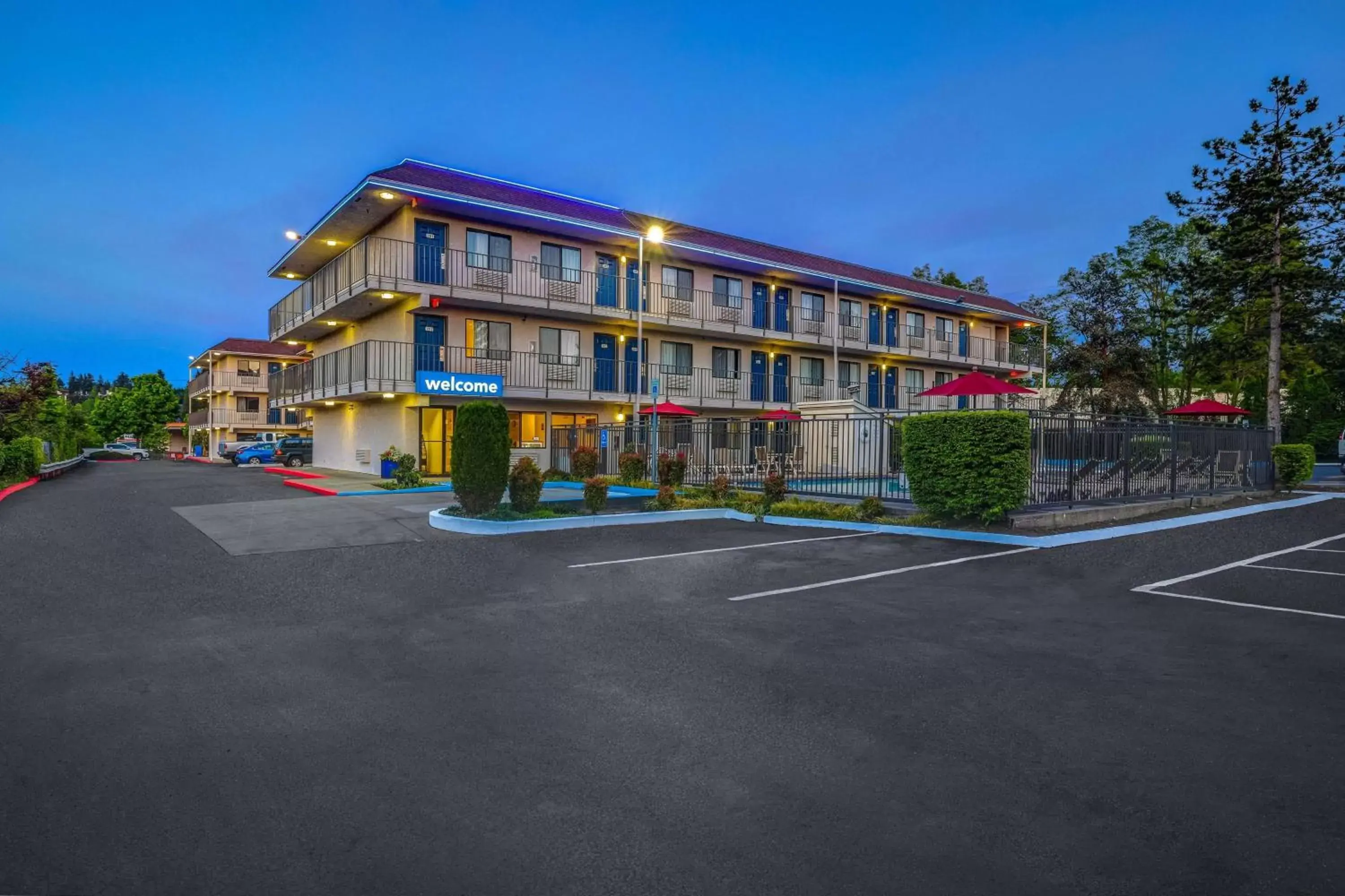 Property Building in Motel 6-Kirkland, WA - North Kirkland