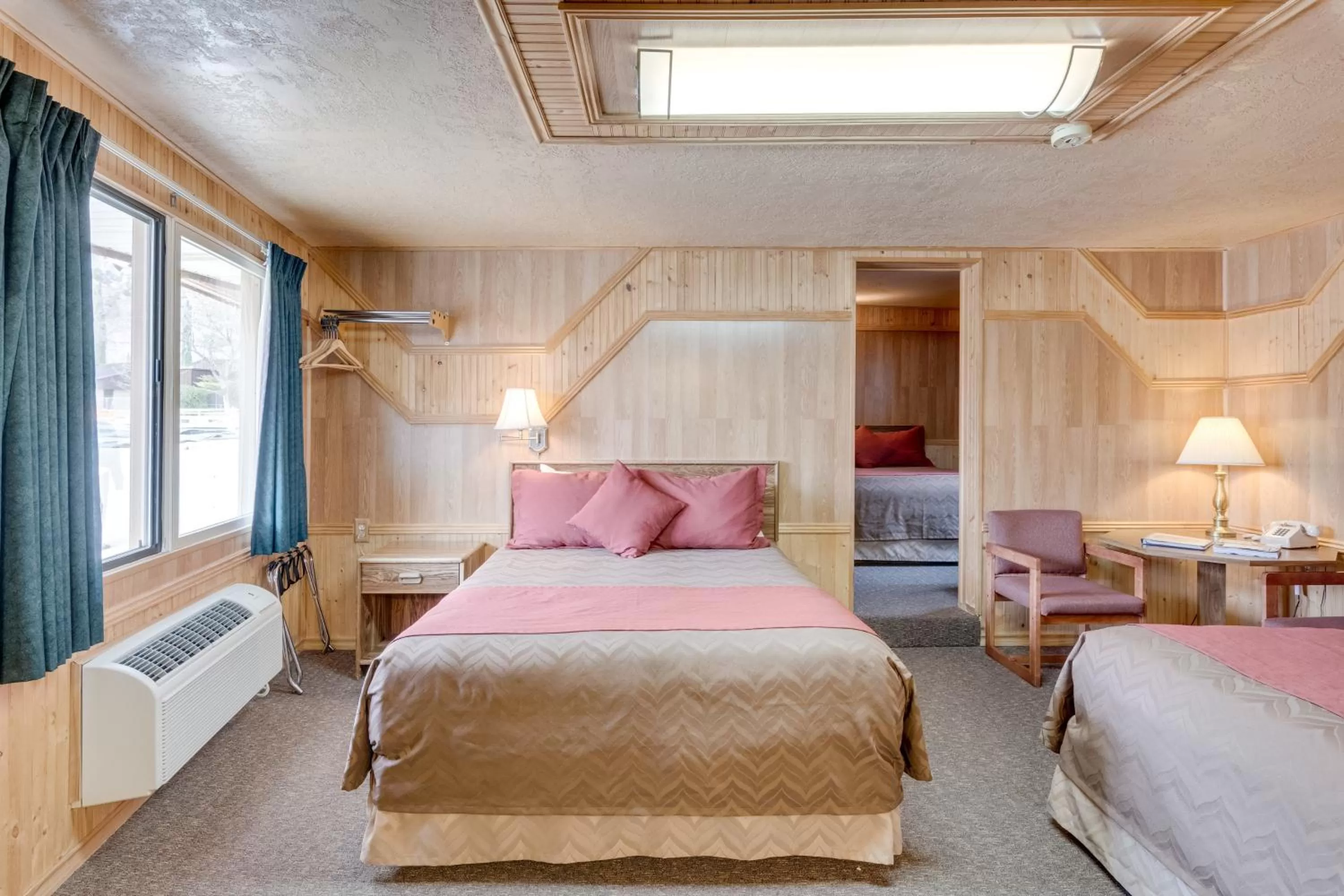 Bed in Zion Park Motel