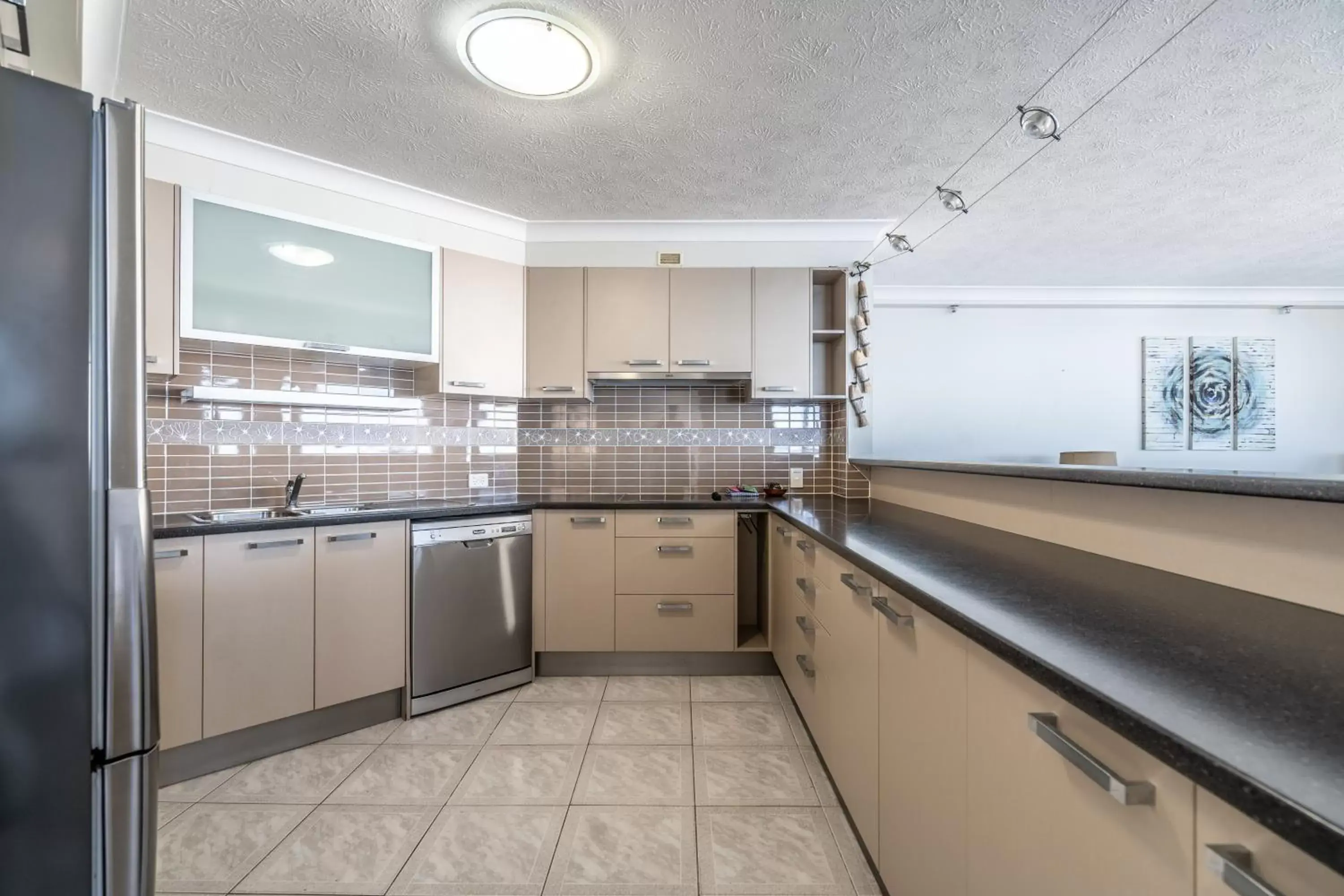 Kitchen/Kitchenette in Biarritz Apartments